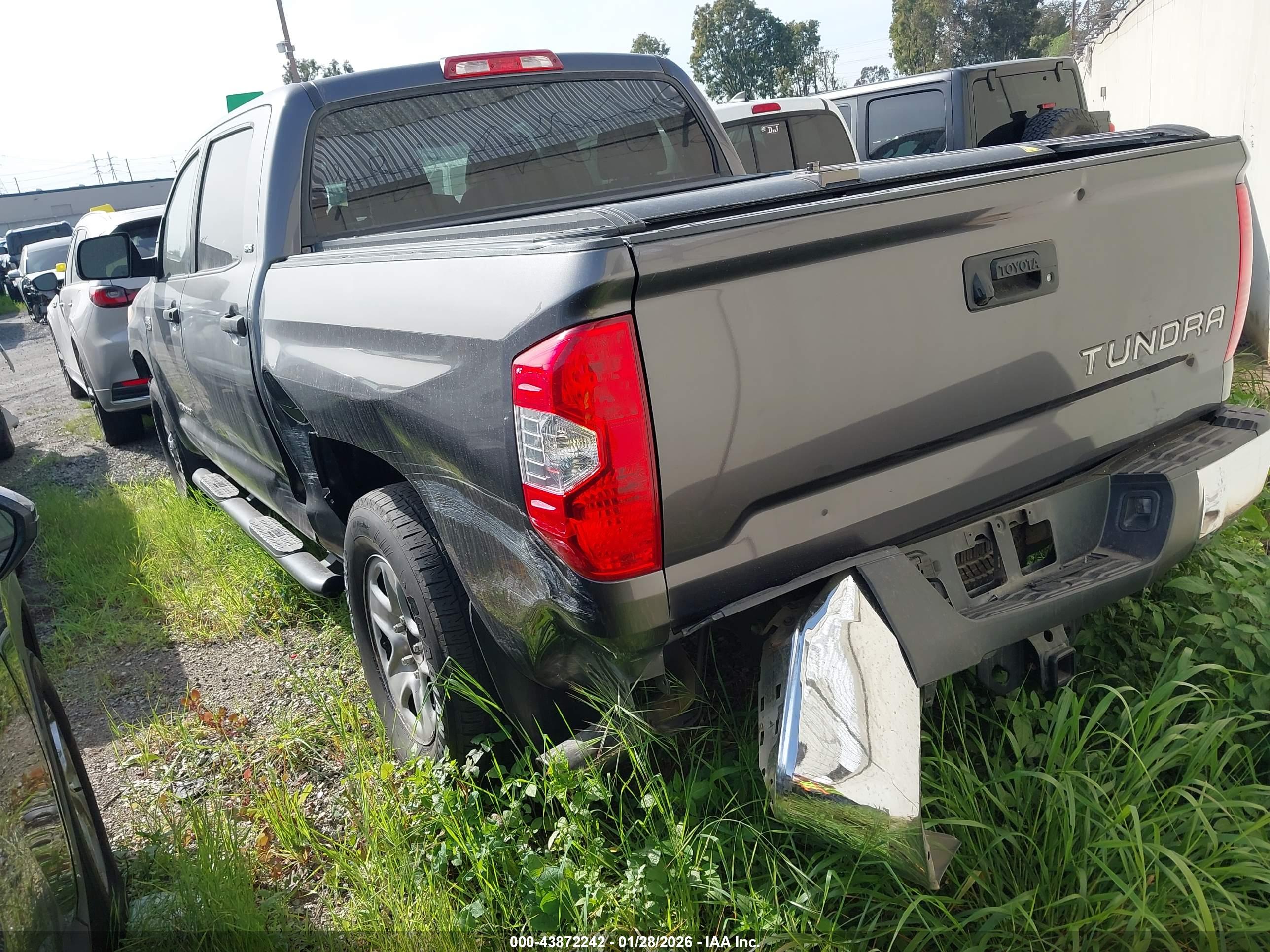 TOYOTA TUNDRA image 3