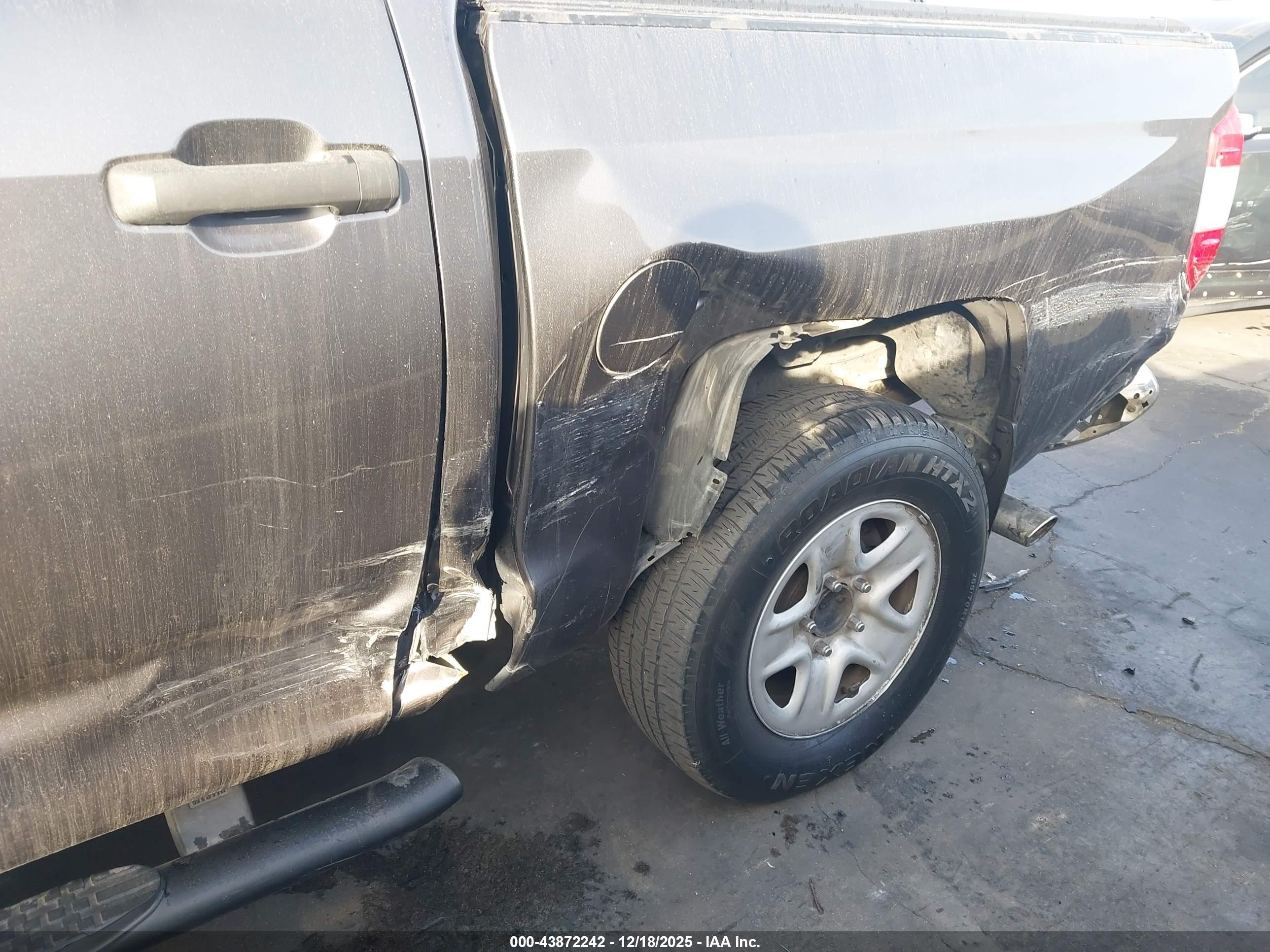 TOYOTA TUNDRA image 6