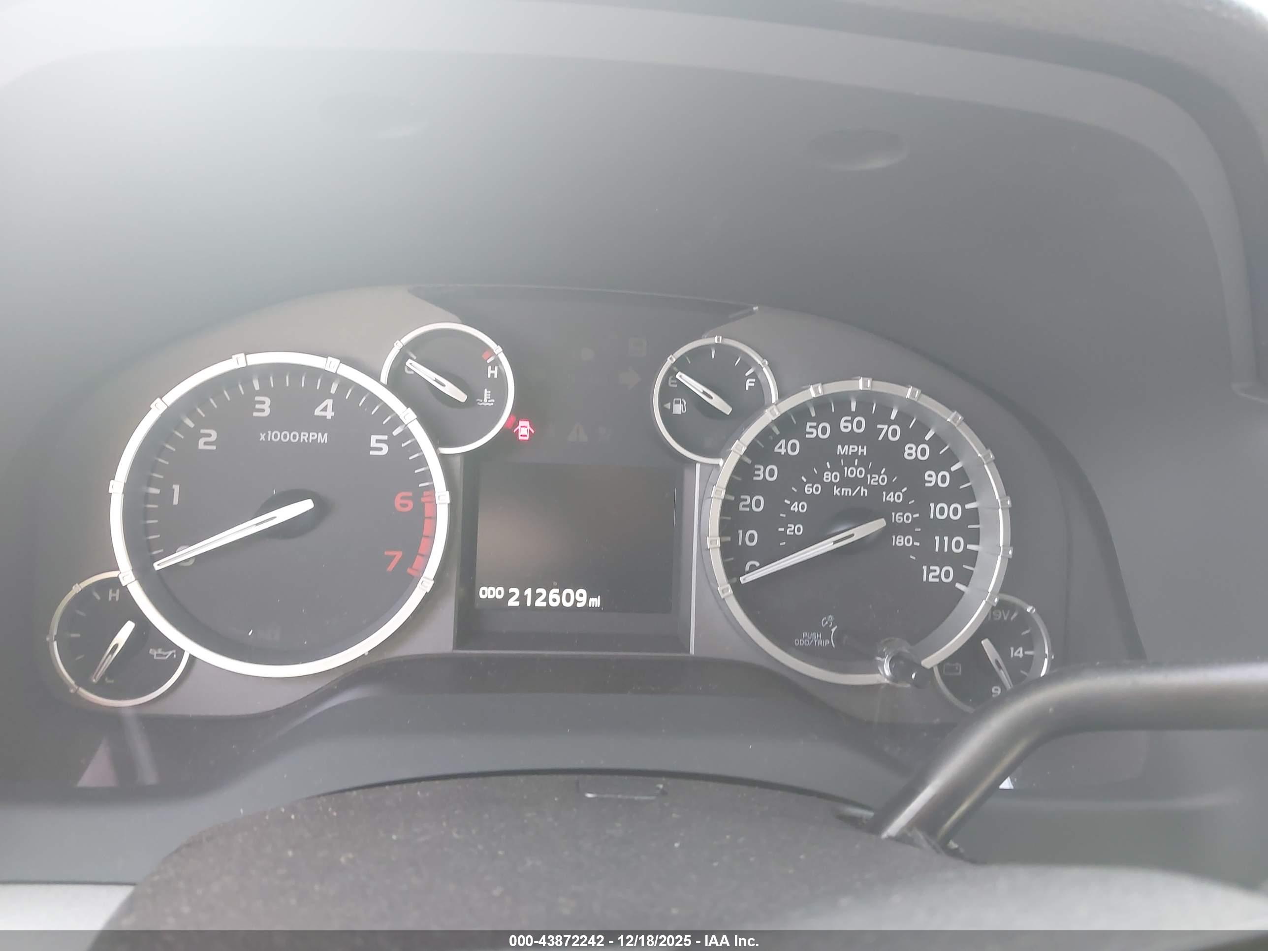 TOYOTA TUNDRA image 7