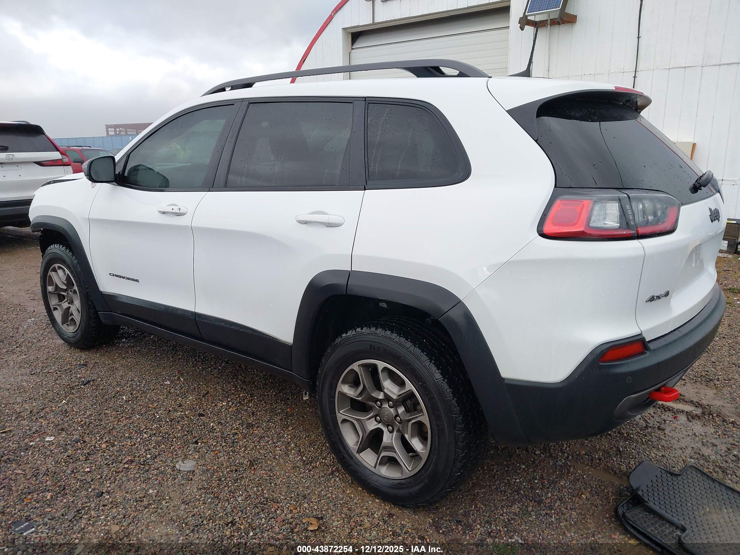JEEP CHEROKEE image 3