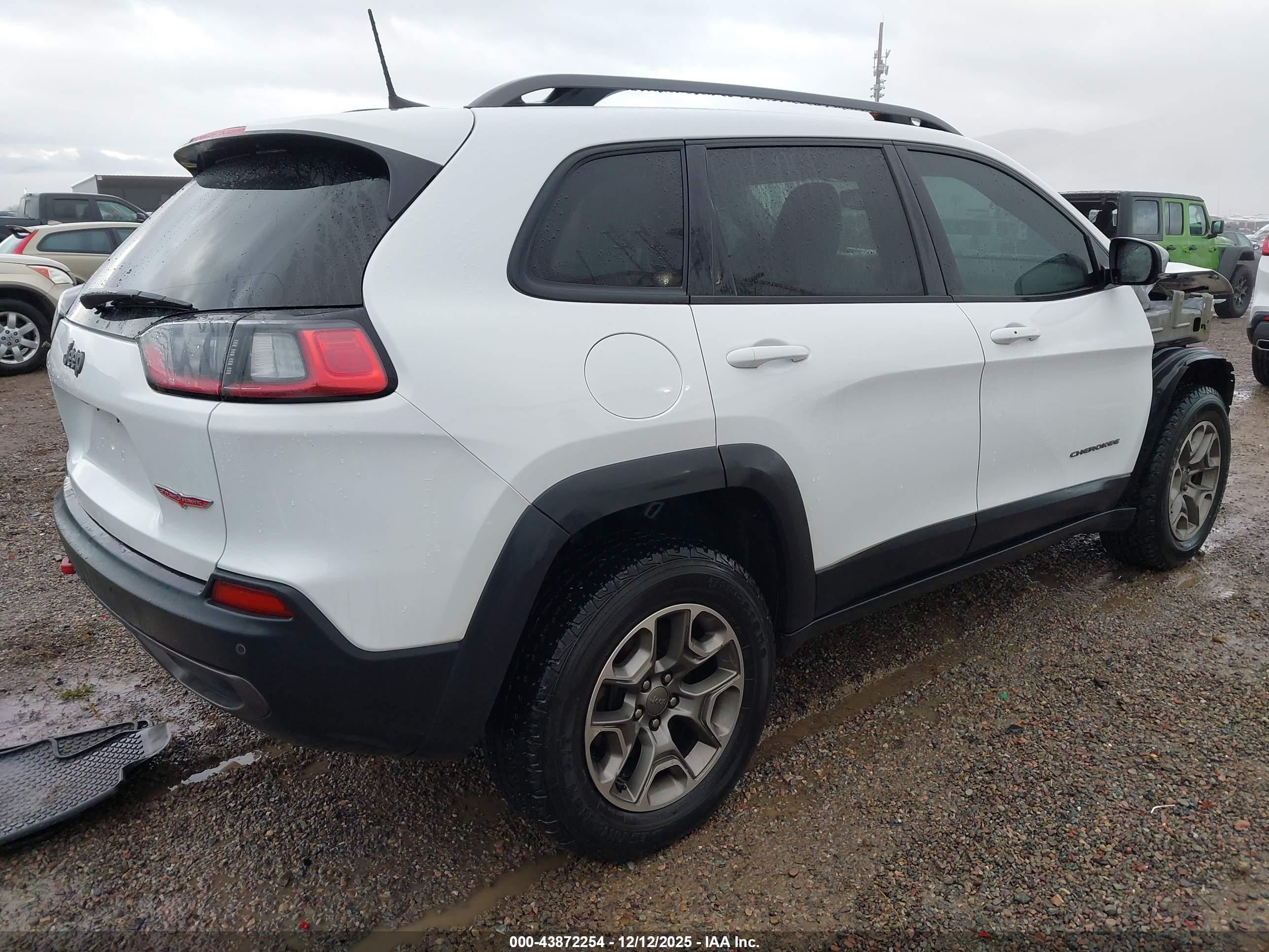 JEEP CHEROKEE image 4
