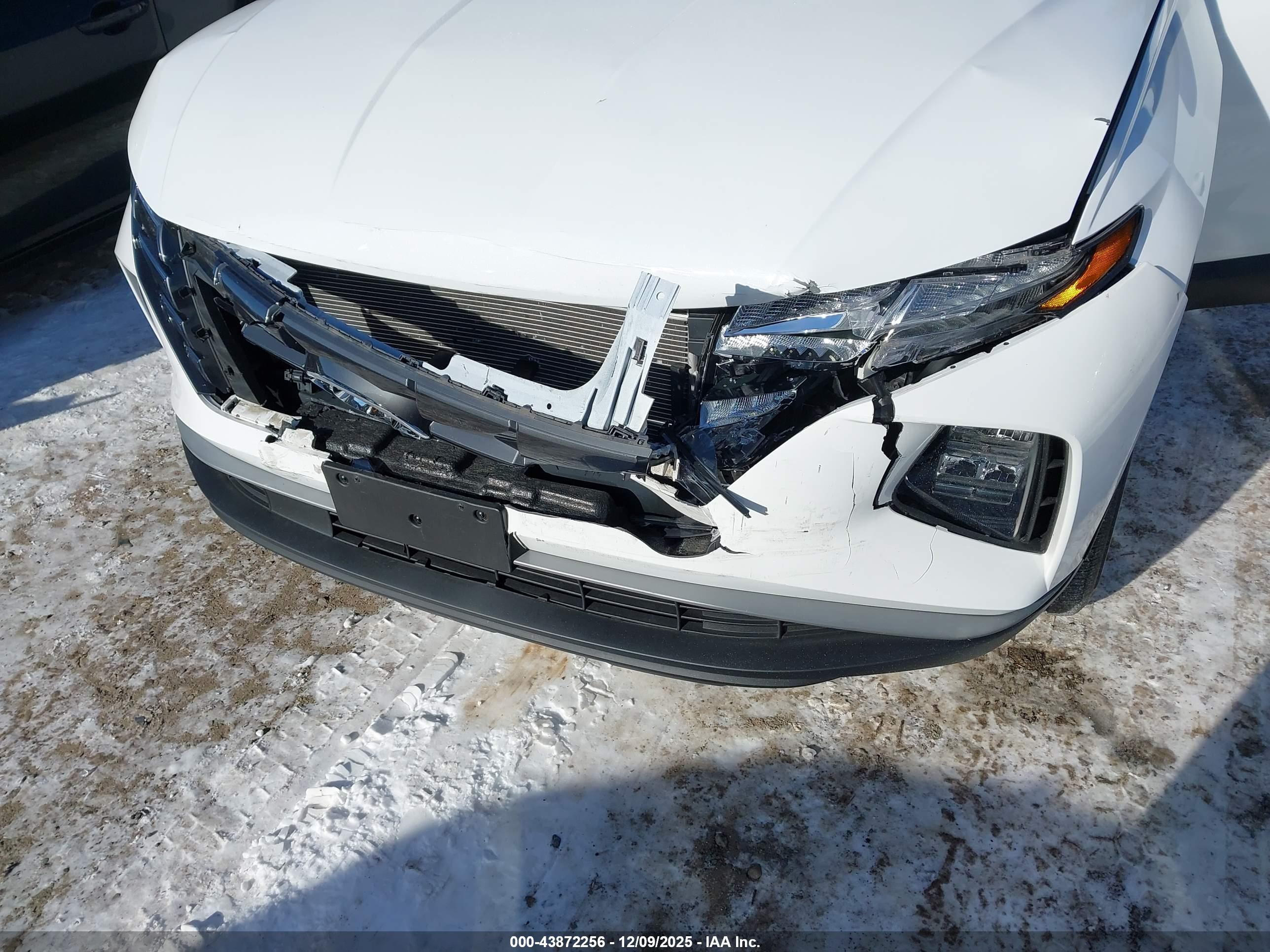 HYUNDAI TUCSON image 6