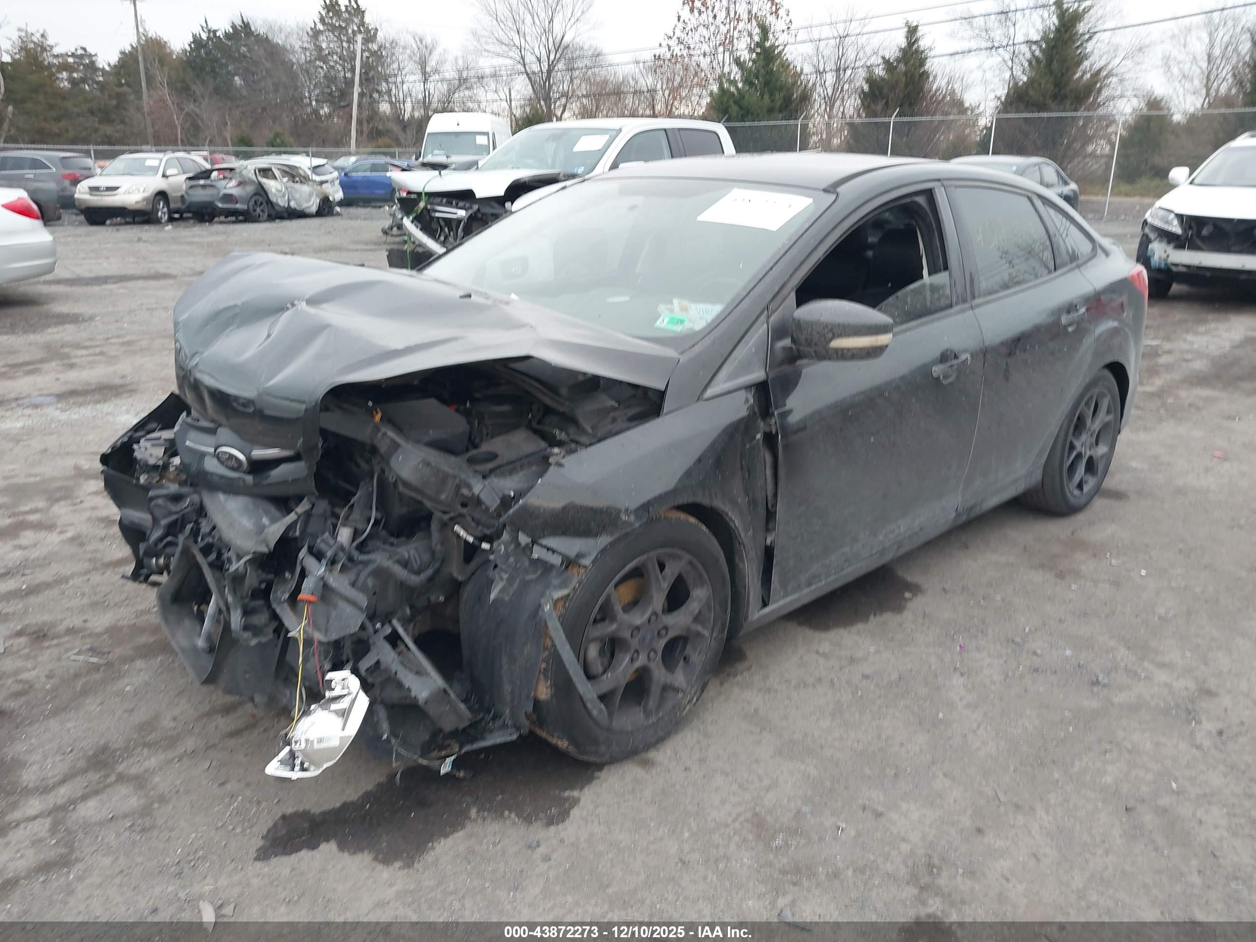 FORD FOCUS image 2