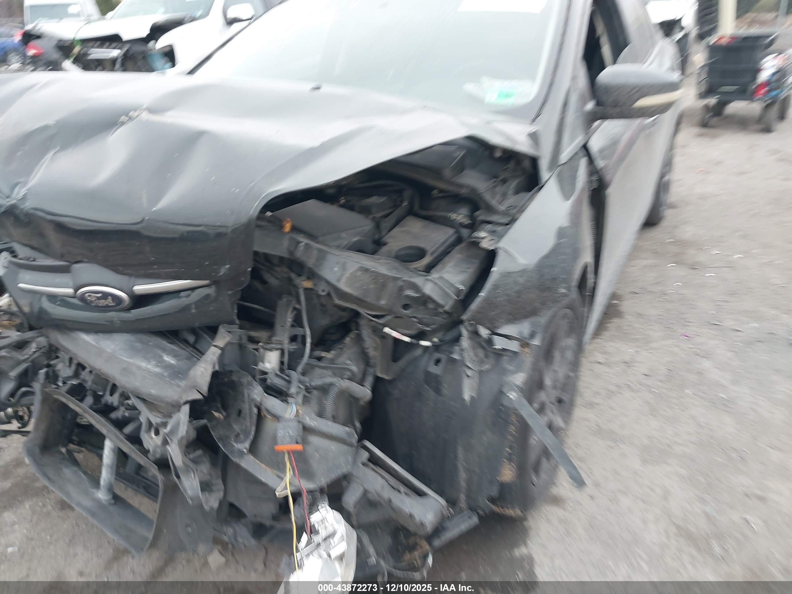 FORD FOCUS image 6