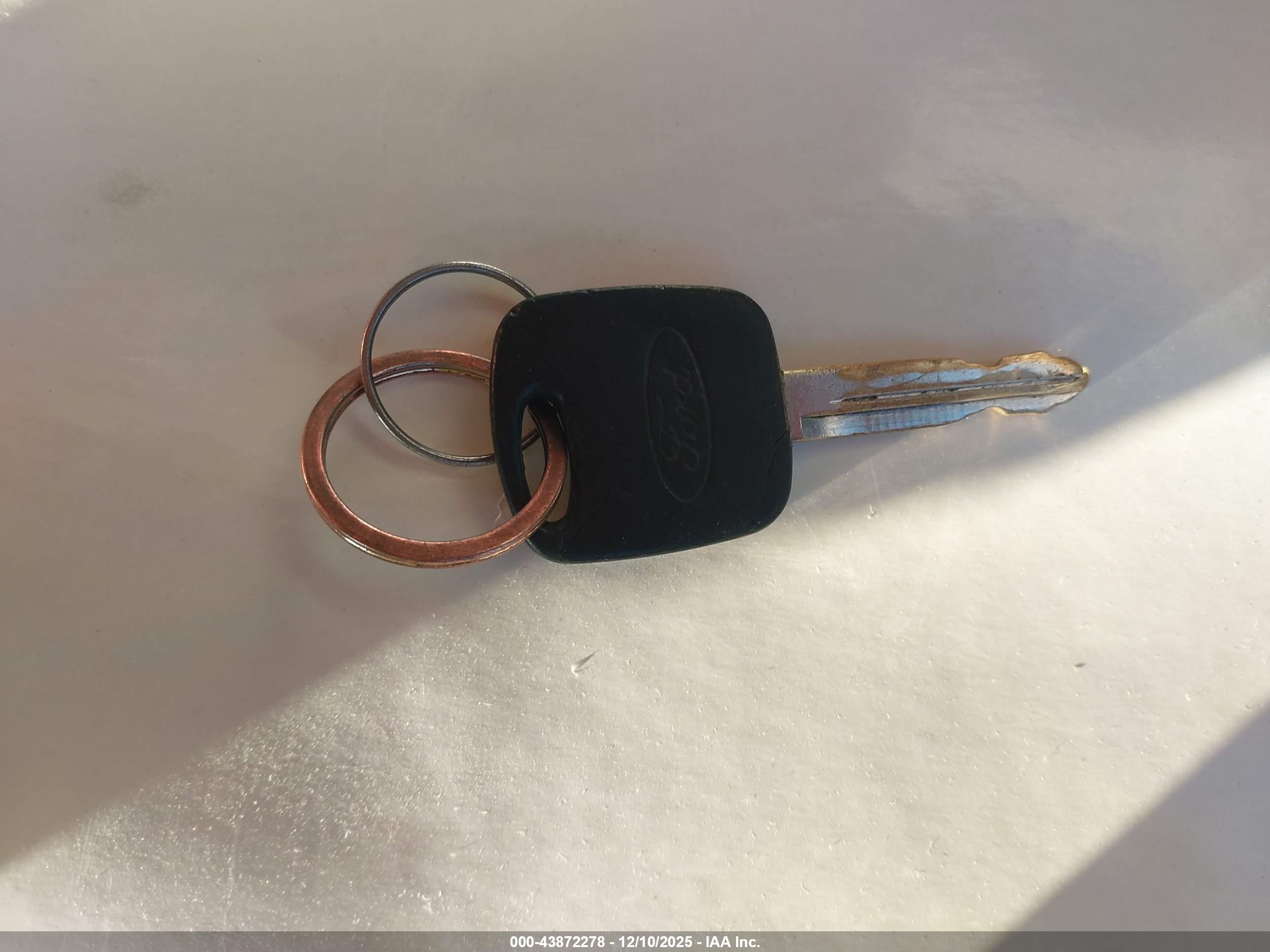 FORD ESCAPE image 11