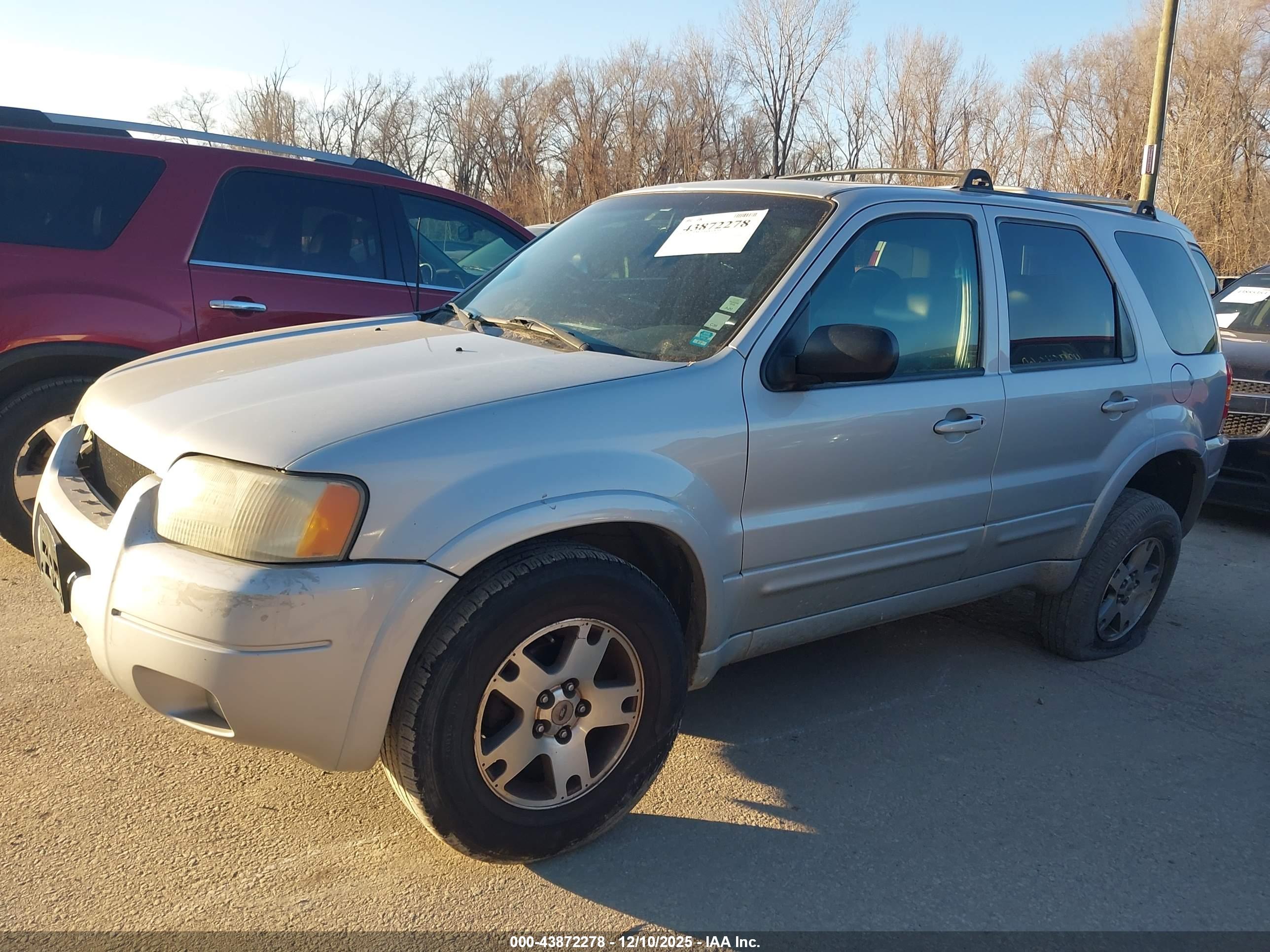 FORD ESCAPE image 2