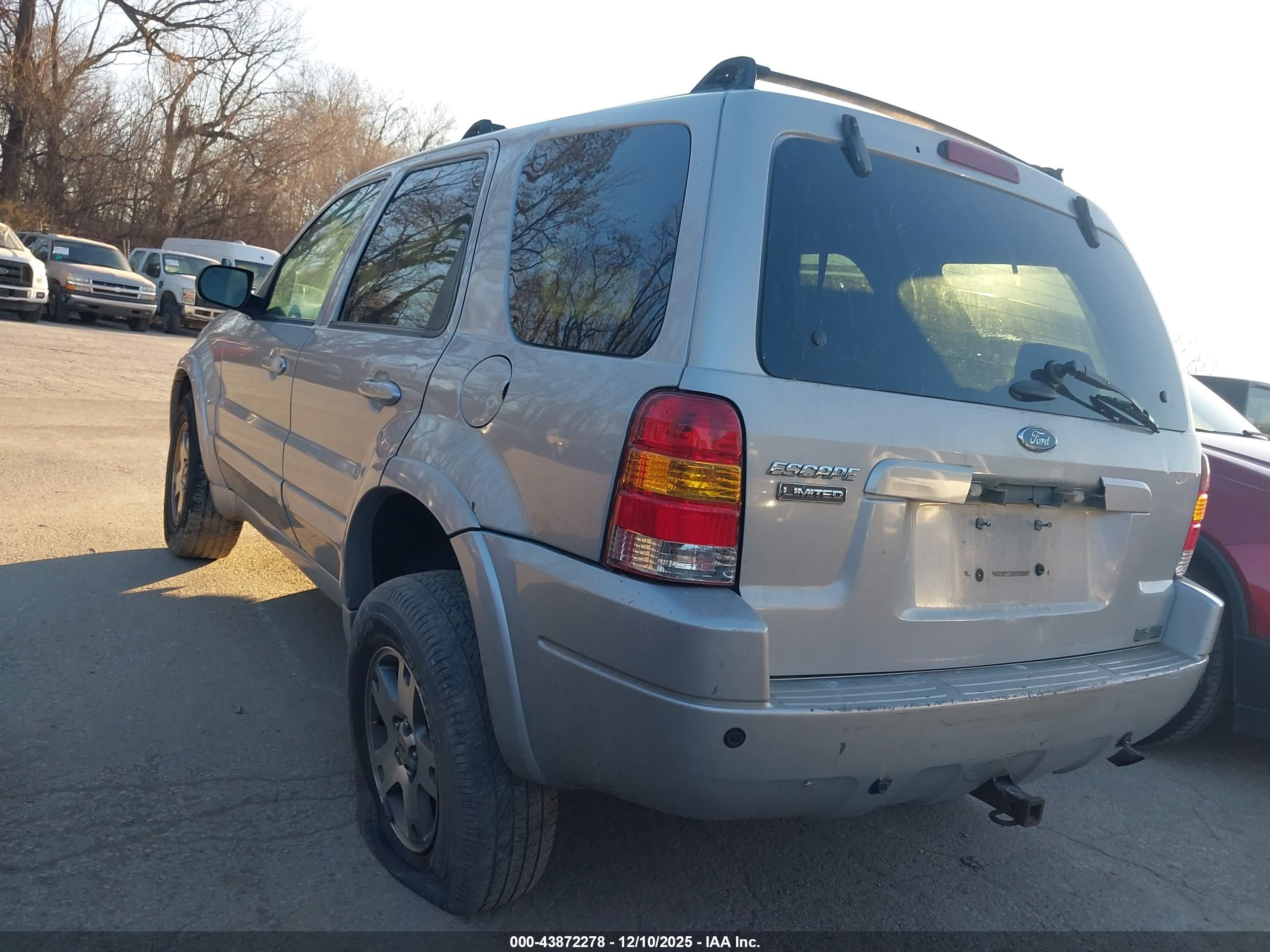 FORD ESCAPE image 3
