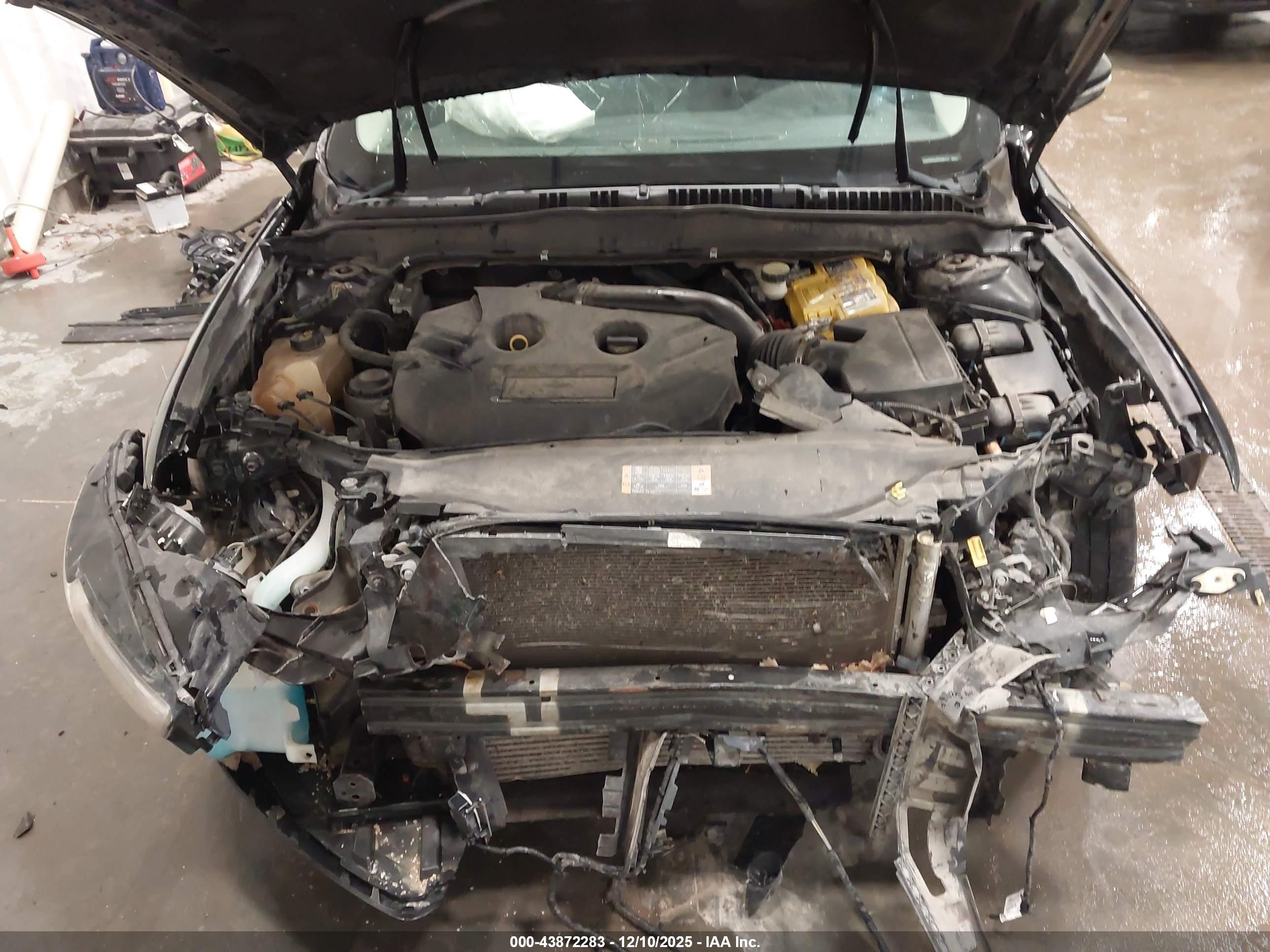 FORD FUSION image 10