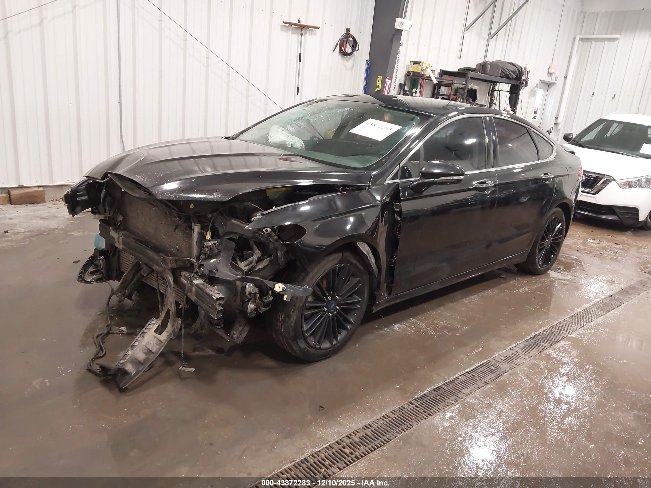 FORD FUSION image 2
