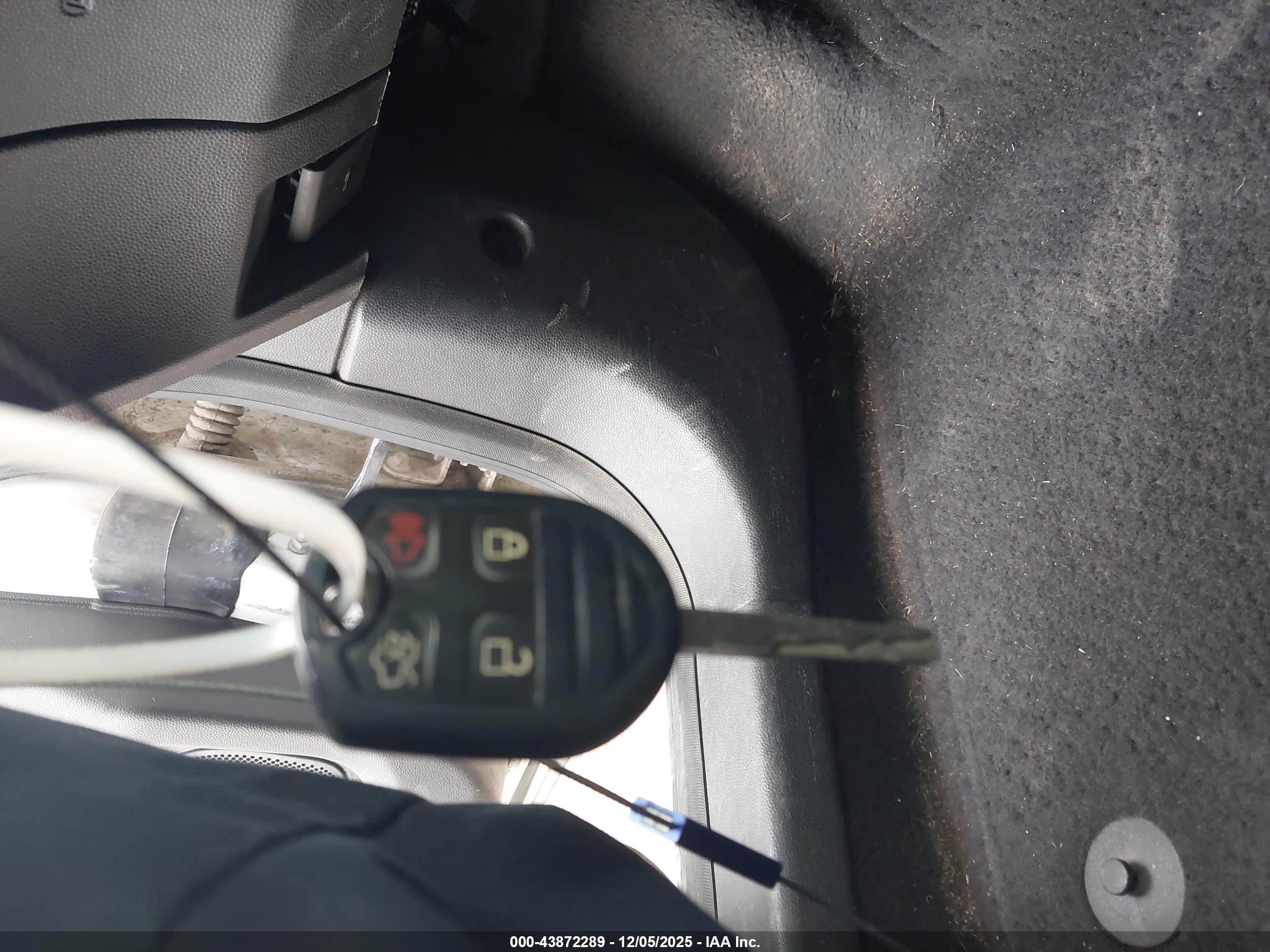 FORD FIESTA image 11