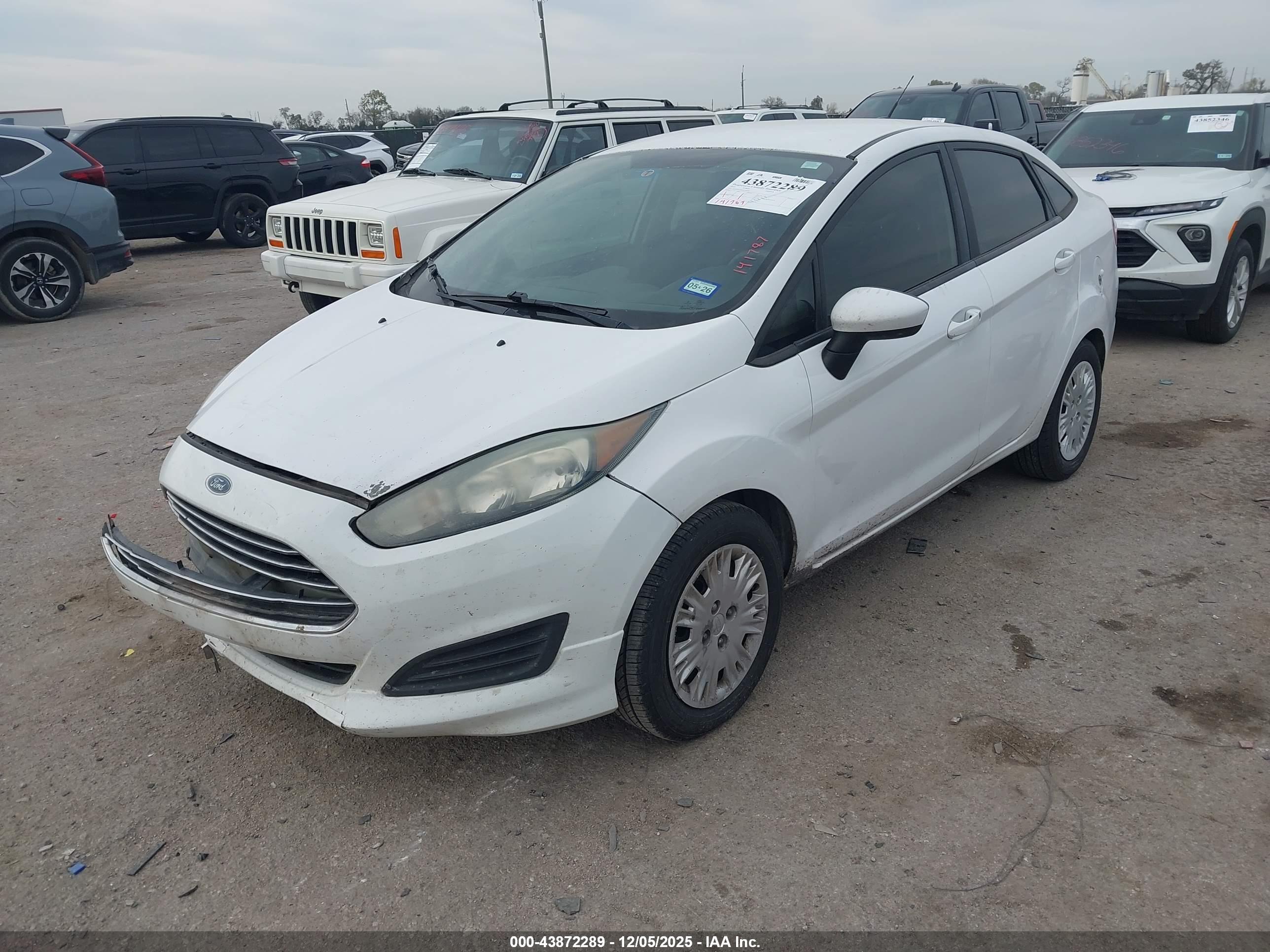 FORD FIESTA image 2