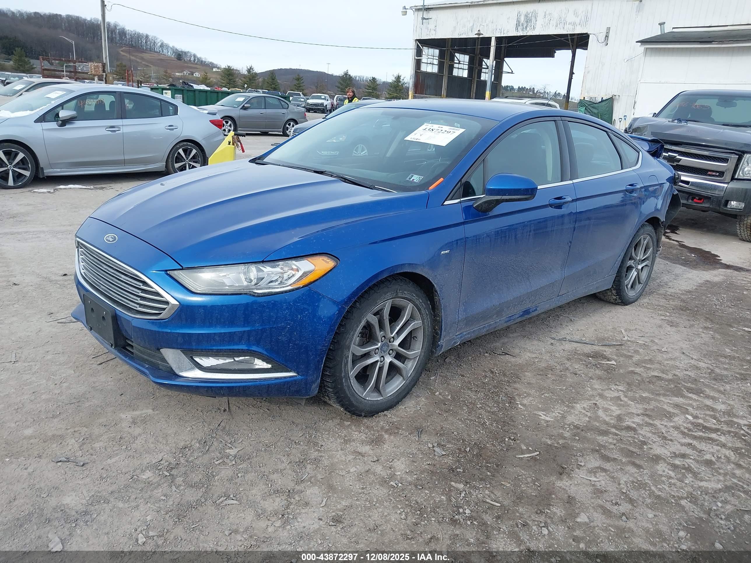 FORD FUSION image 2