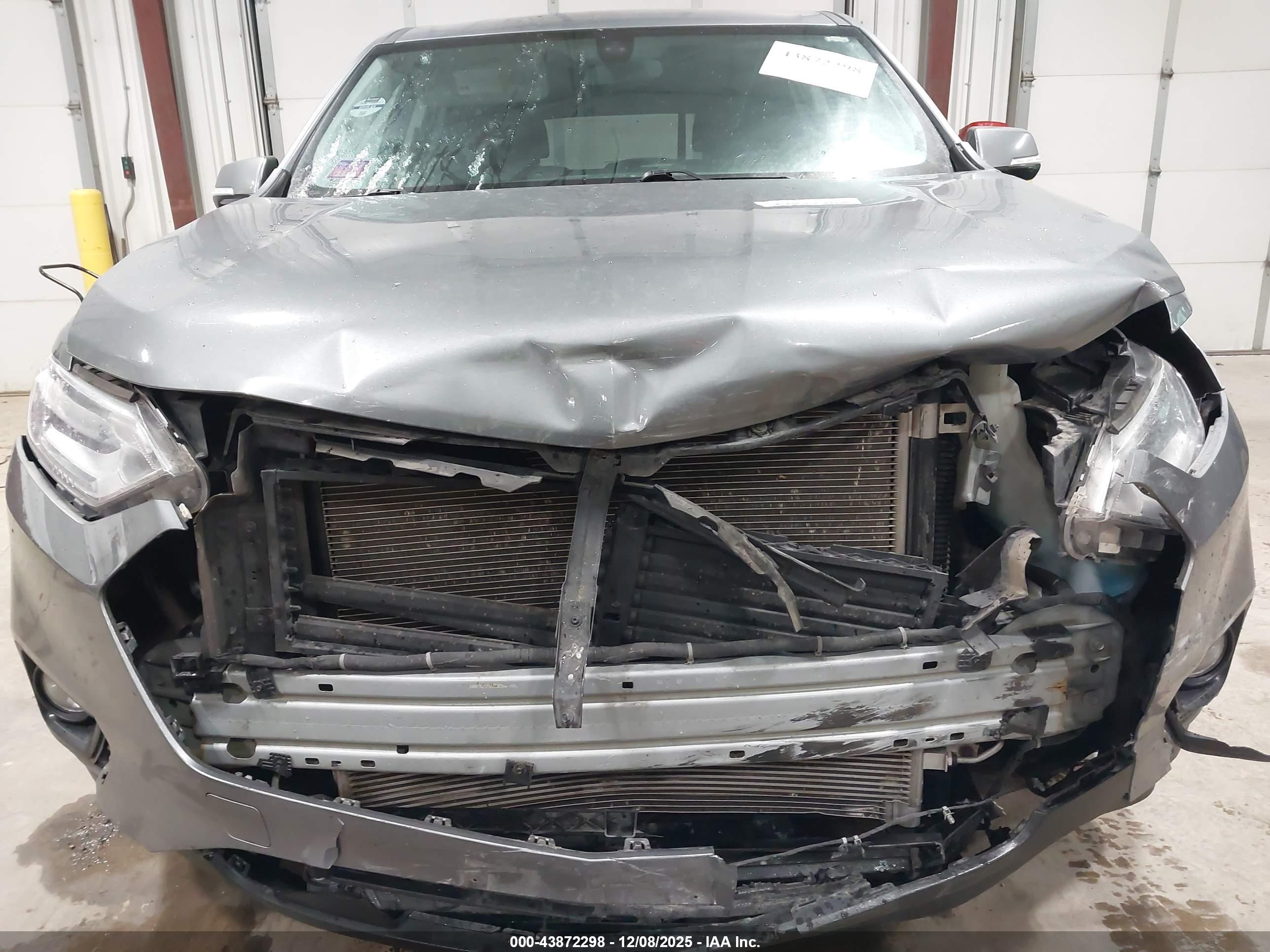 CHEVROLET TRAVERSE image 6