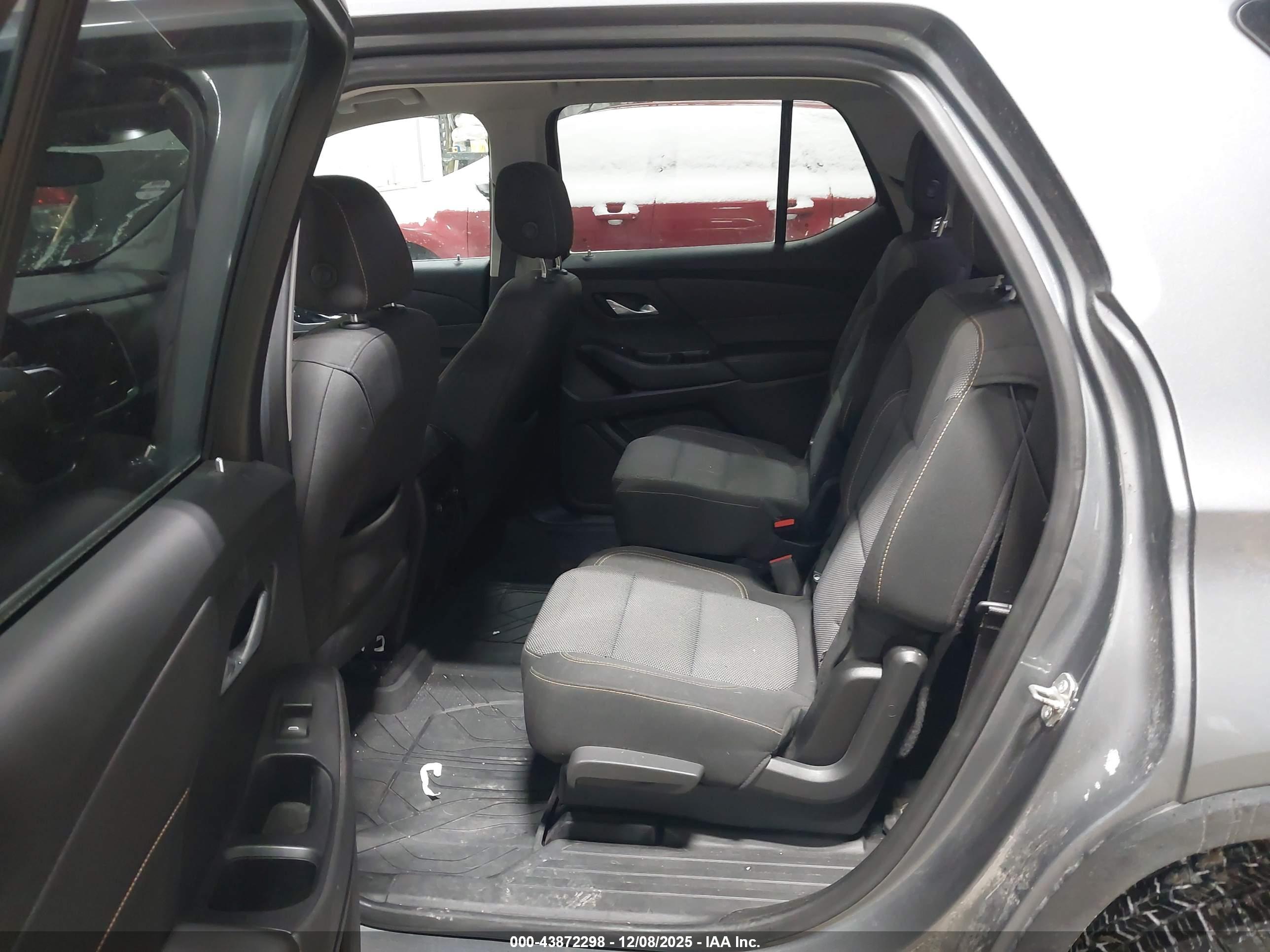 CHEVROLET TRAVERSE image 8