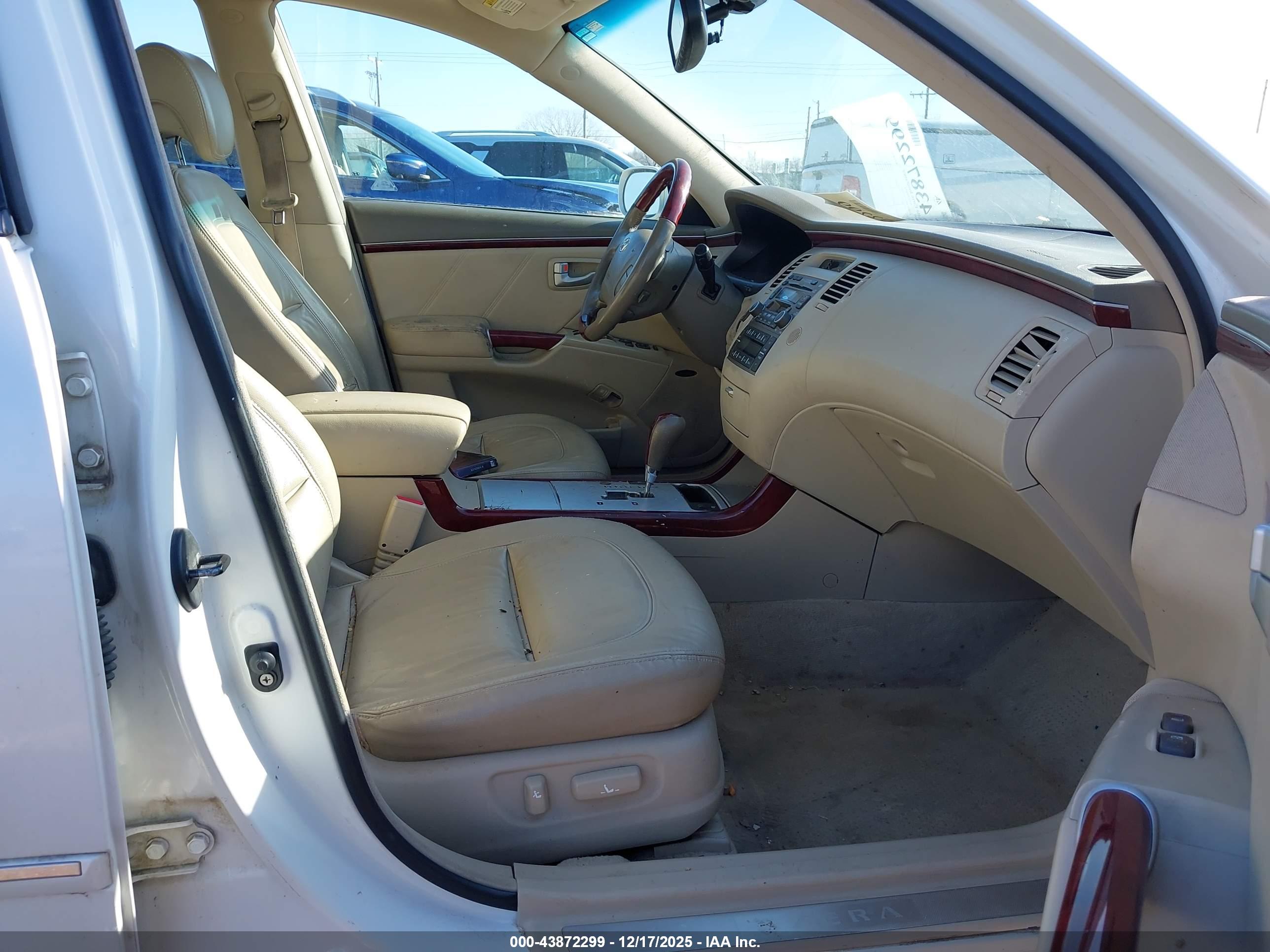 HYUNDAI AZERA image 5