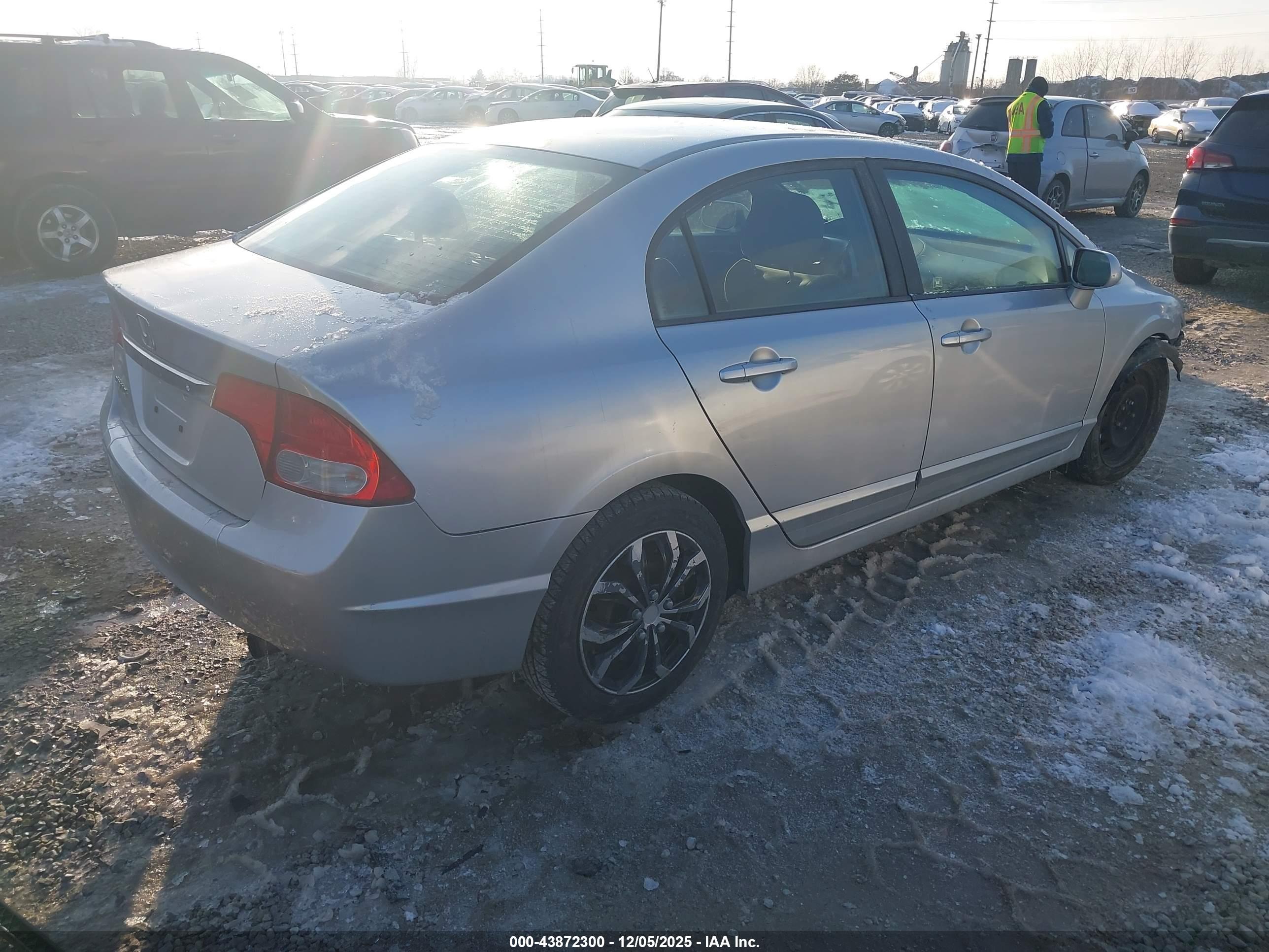 HONDA CIVIC image 4