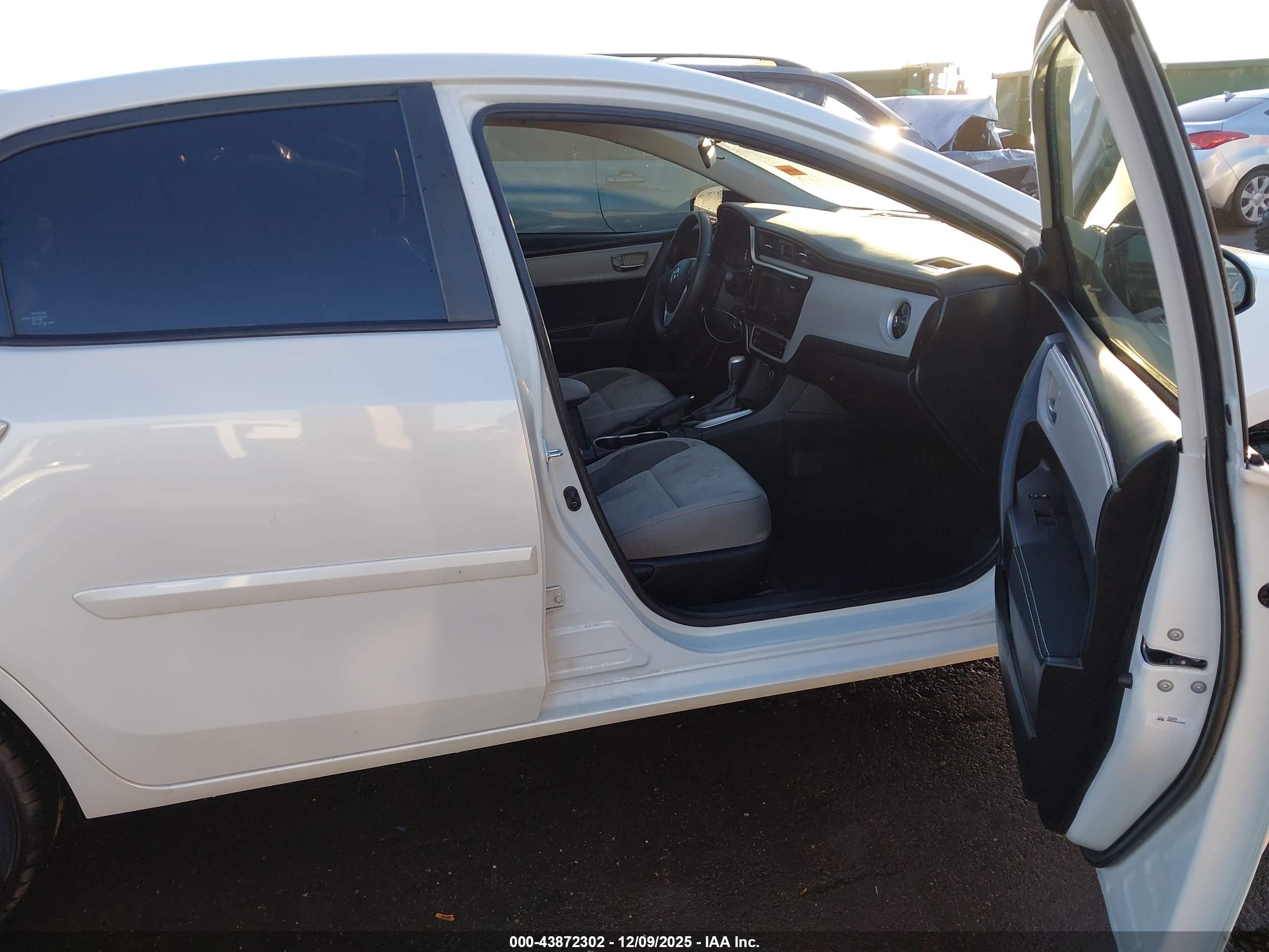 TOYOTA COROLLA image 5