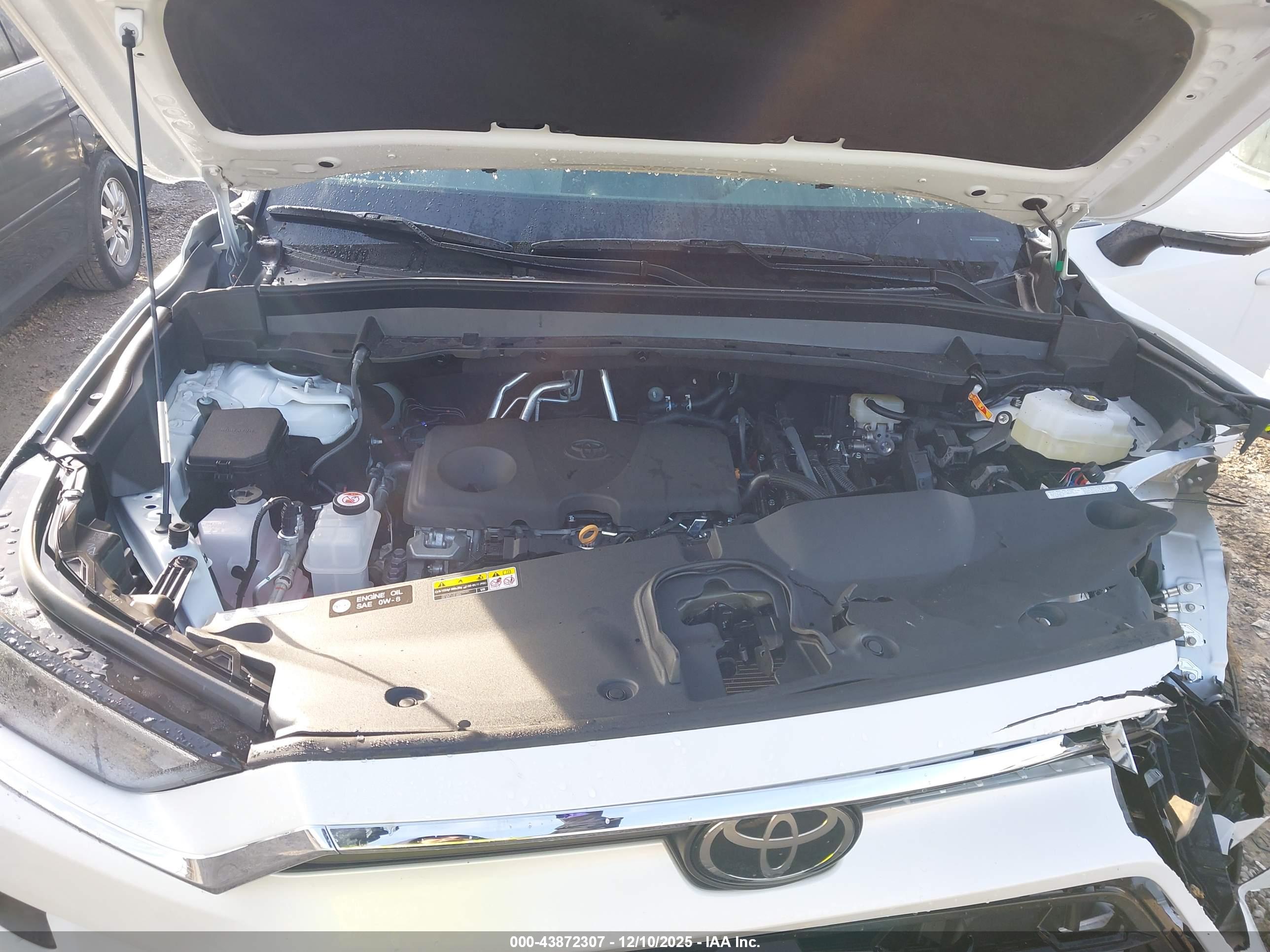 TOYOTA GRAND image 10