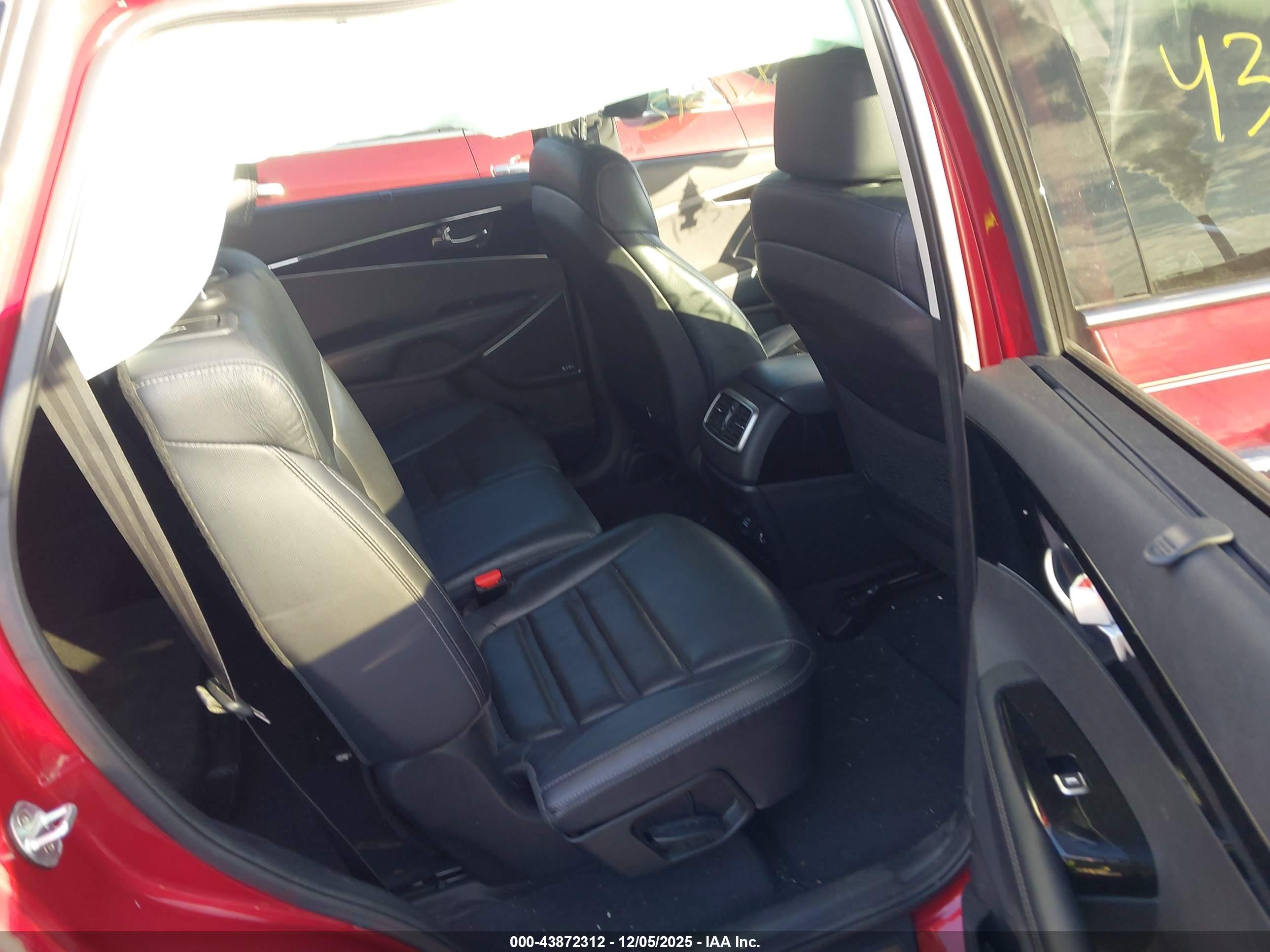 KIA SORENTO image 8
