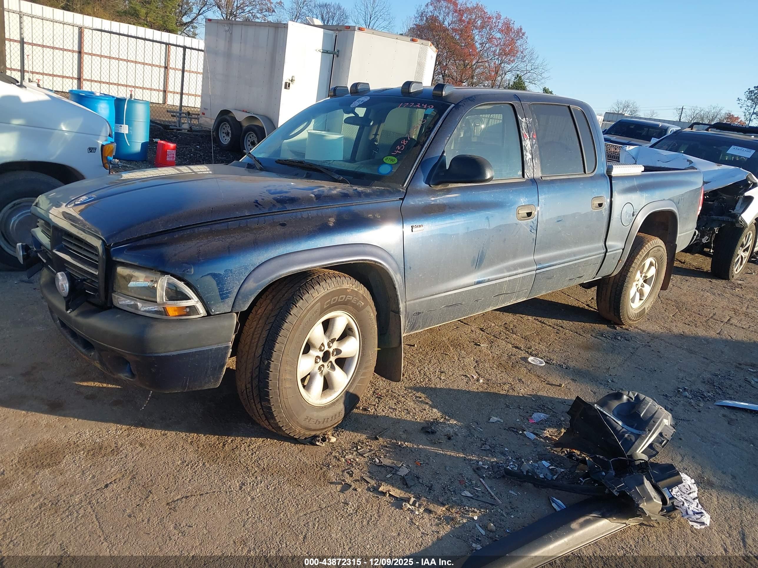 DODGE DAKOTA image 2