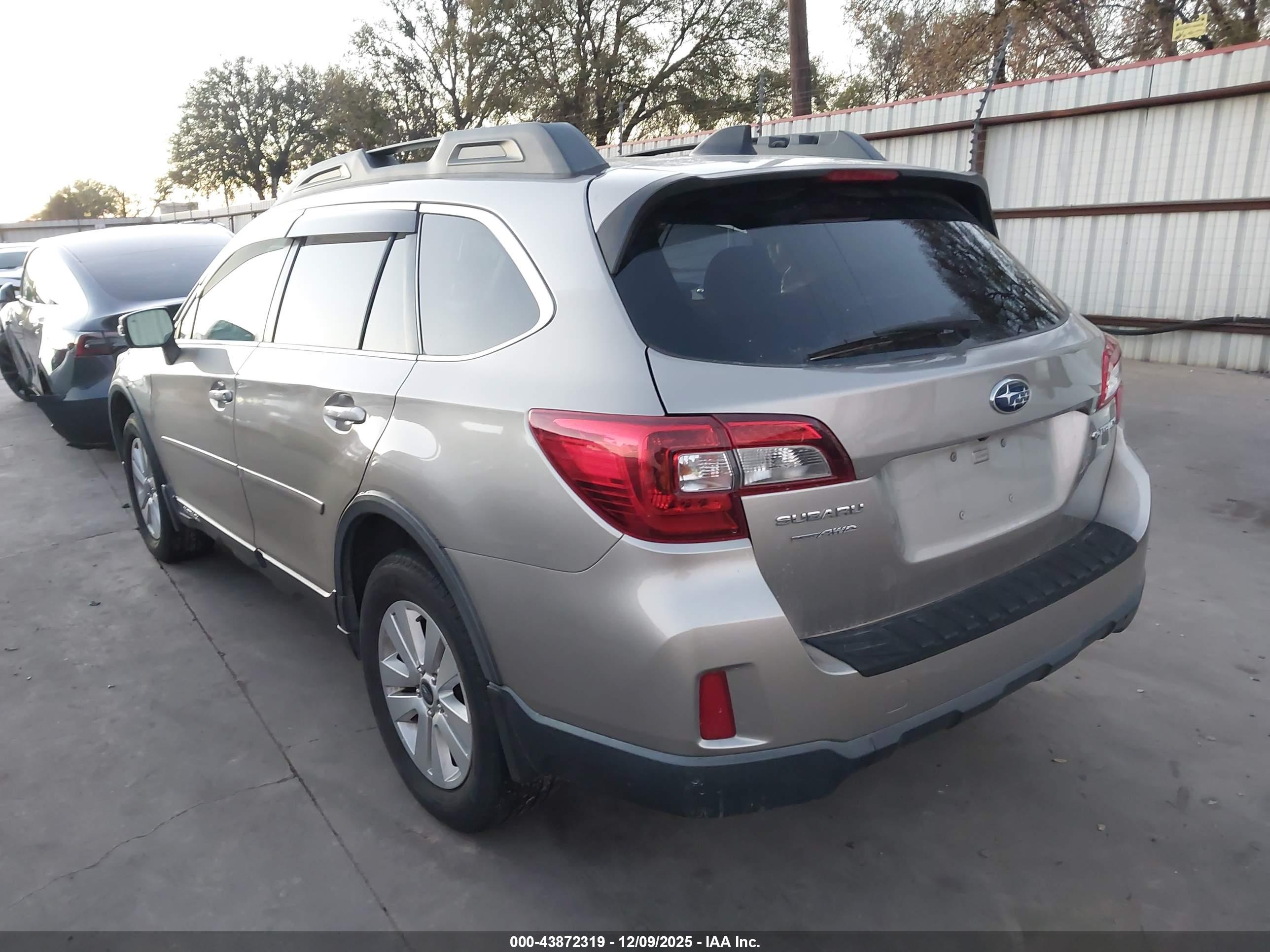 SUBARU OUTBACK image 3