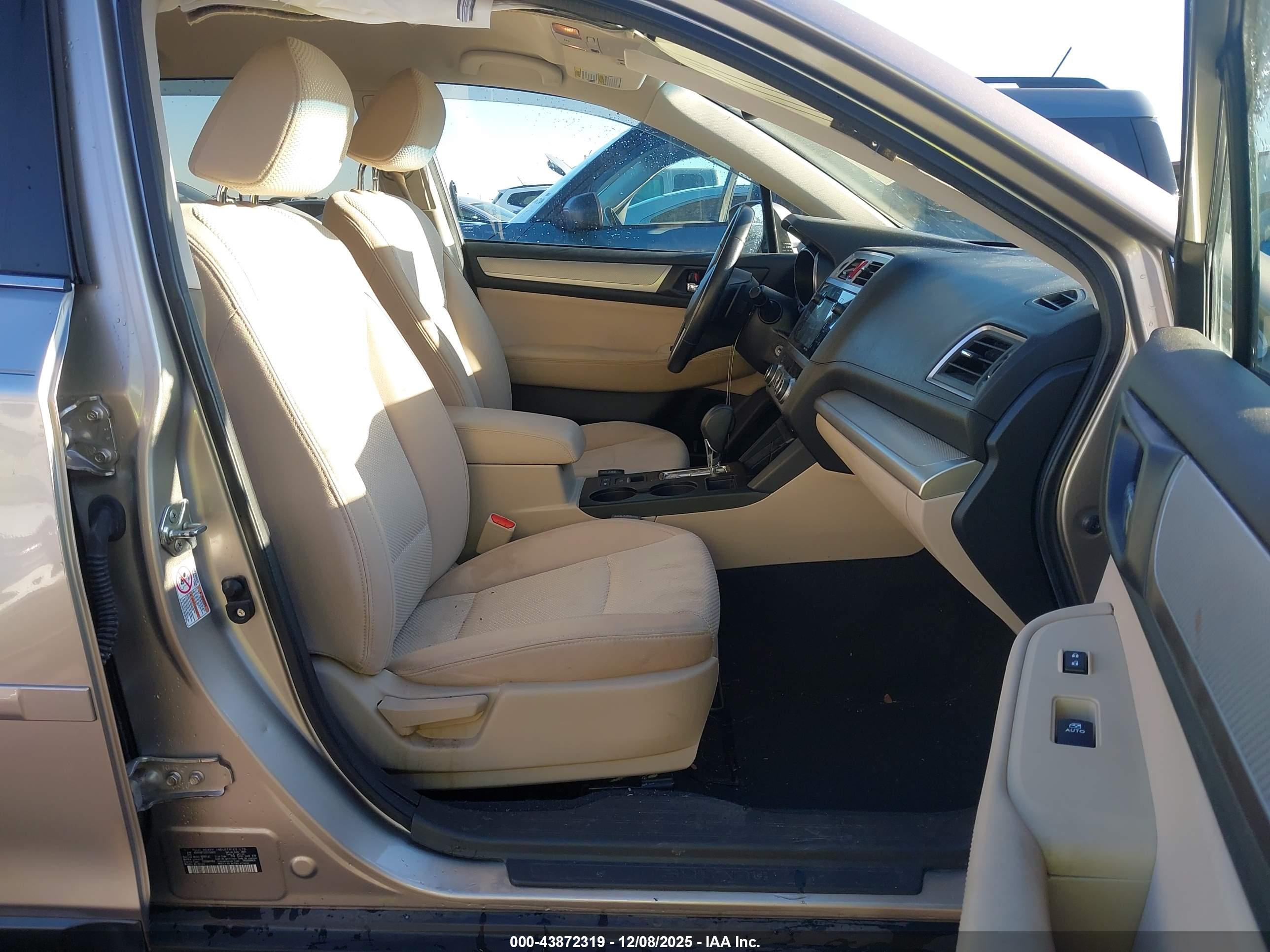 SUBARU OUTBACK image 5