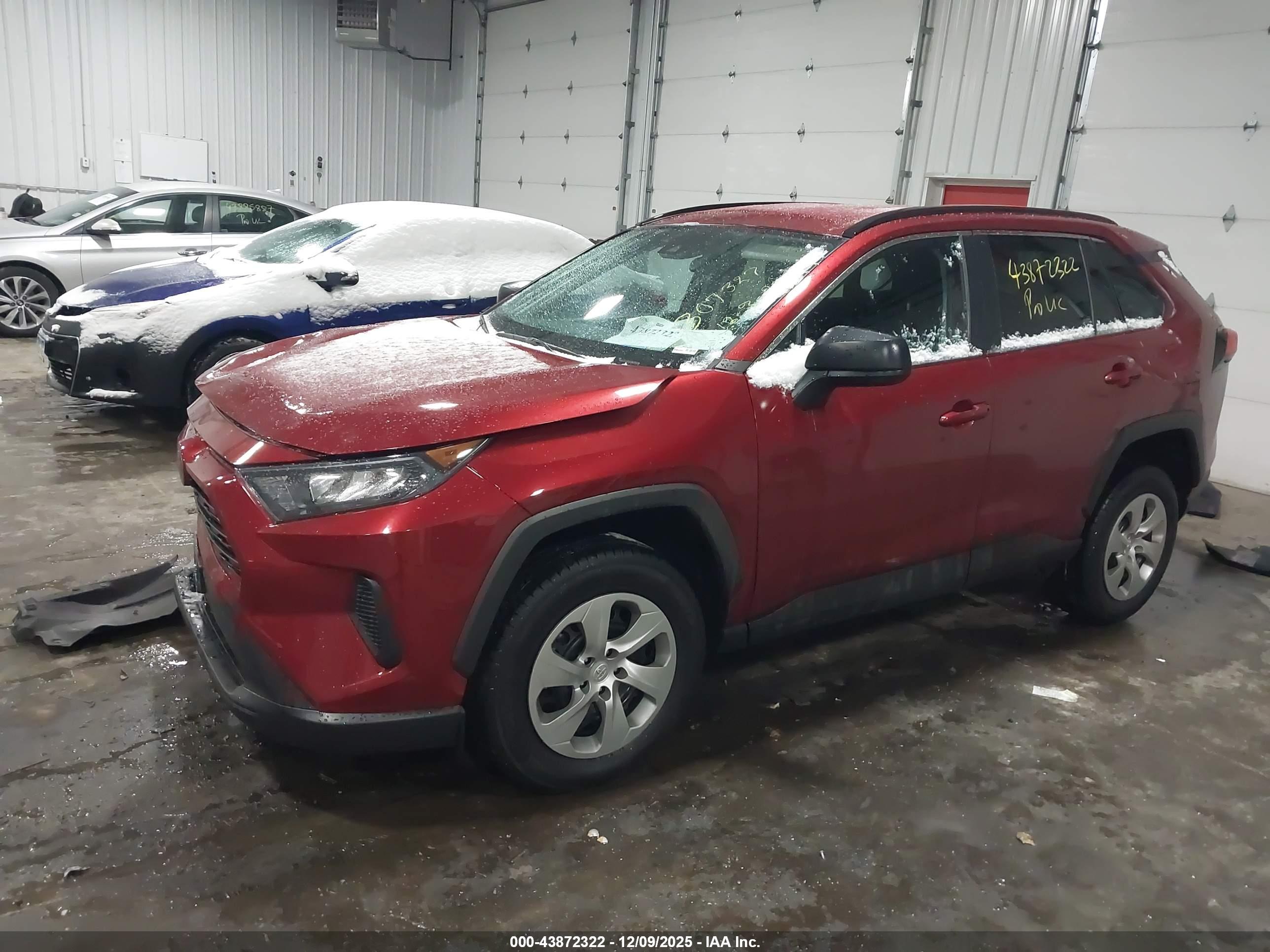 TOYOTA RAV4 image 2