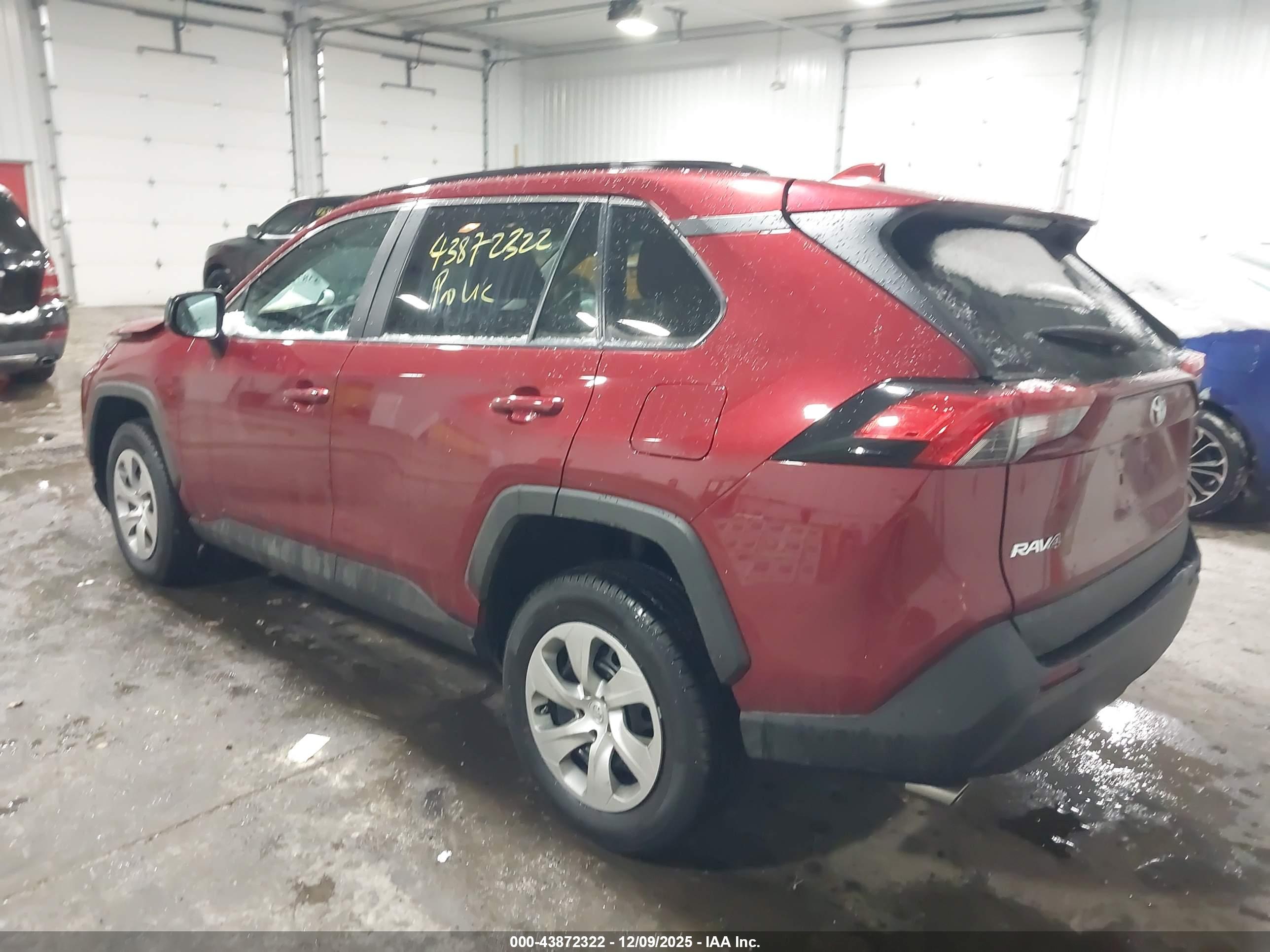 TOYOTA RAV4 image 3