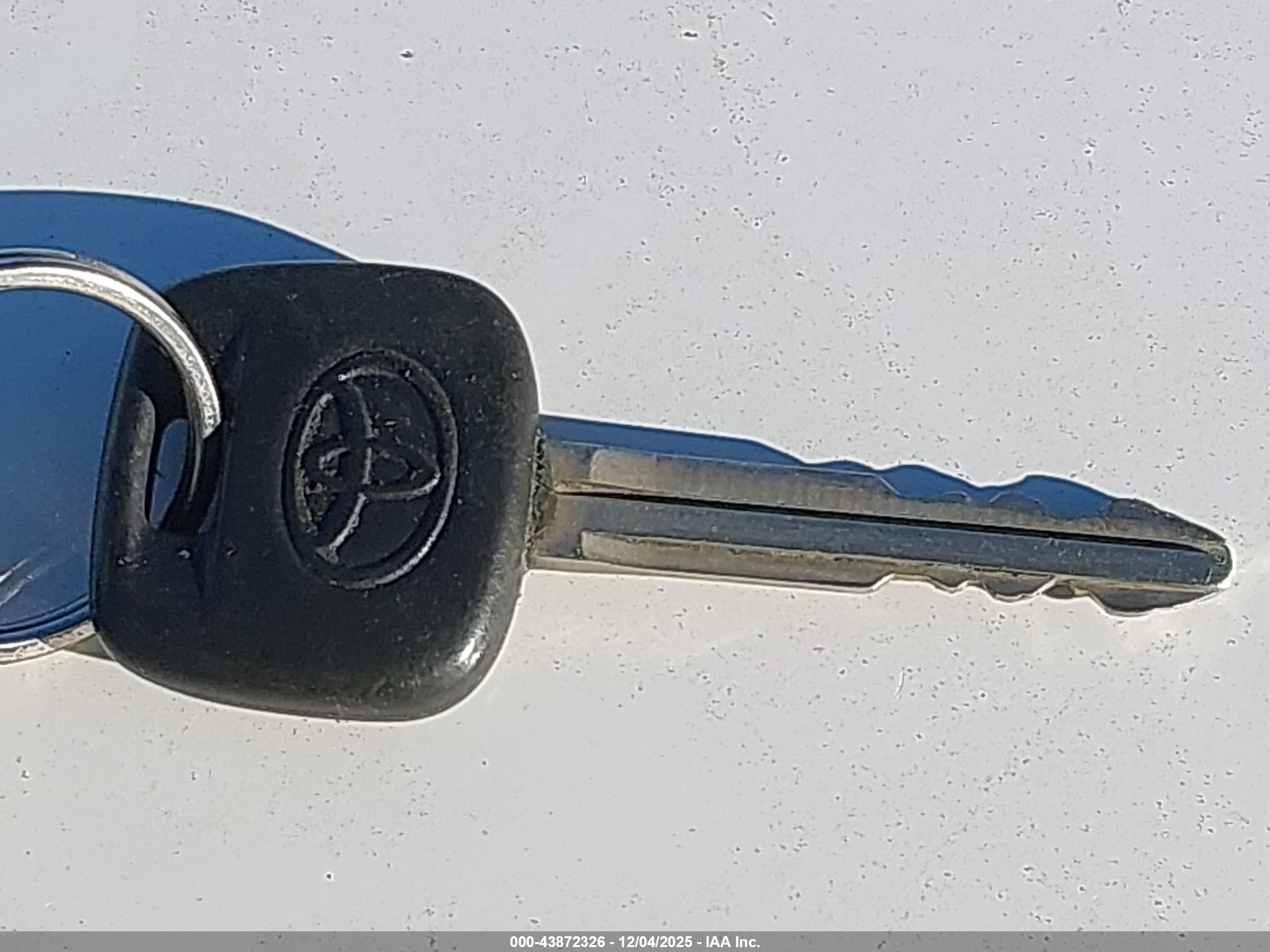 TOYOTA CAMRY image 11