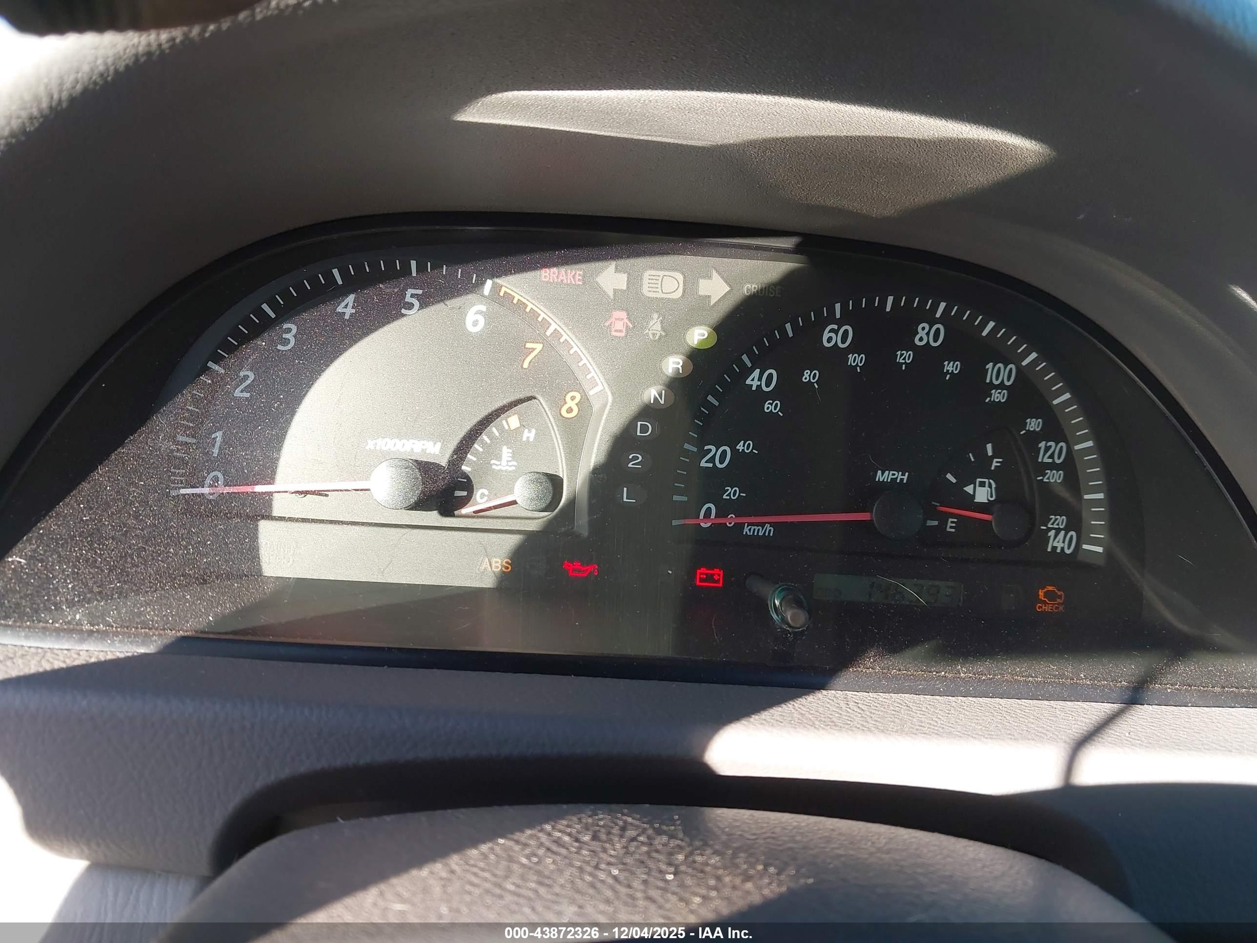 TOYOTA CAMRY image 7