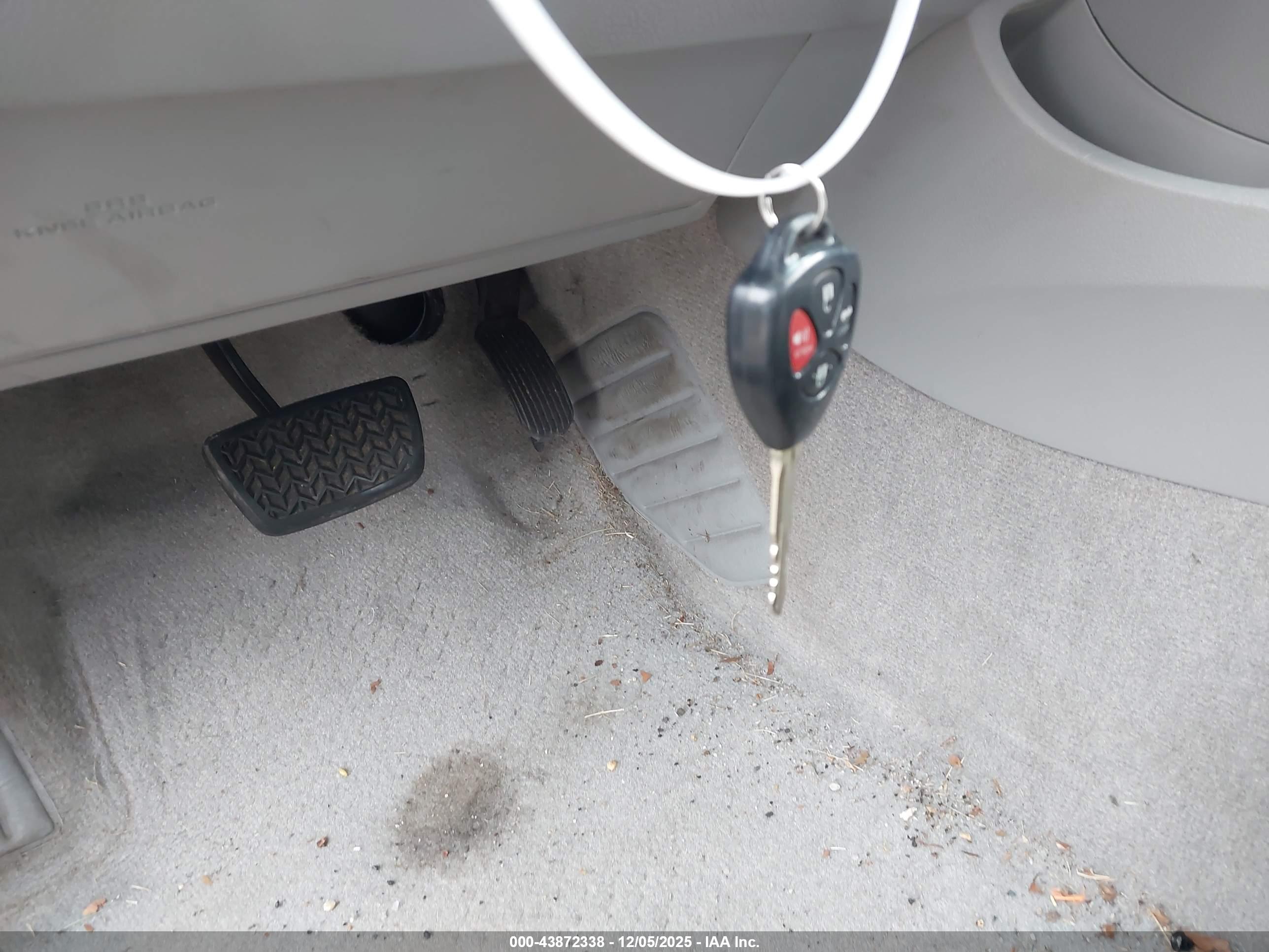TOYOTA CAMRY image 11