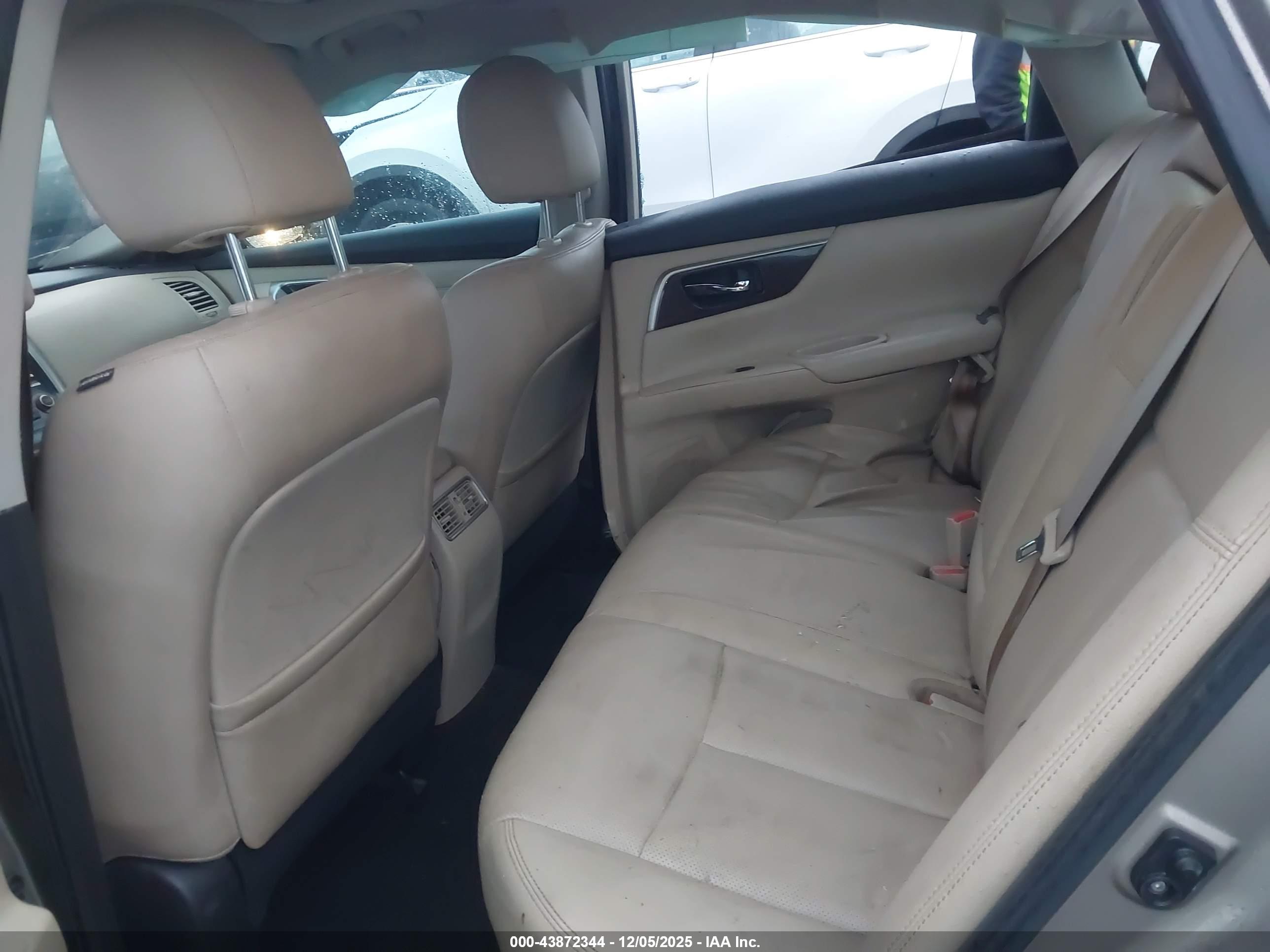 NISSAN ALTIMA image 8