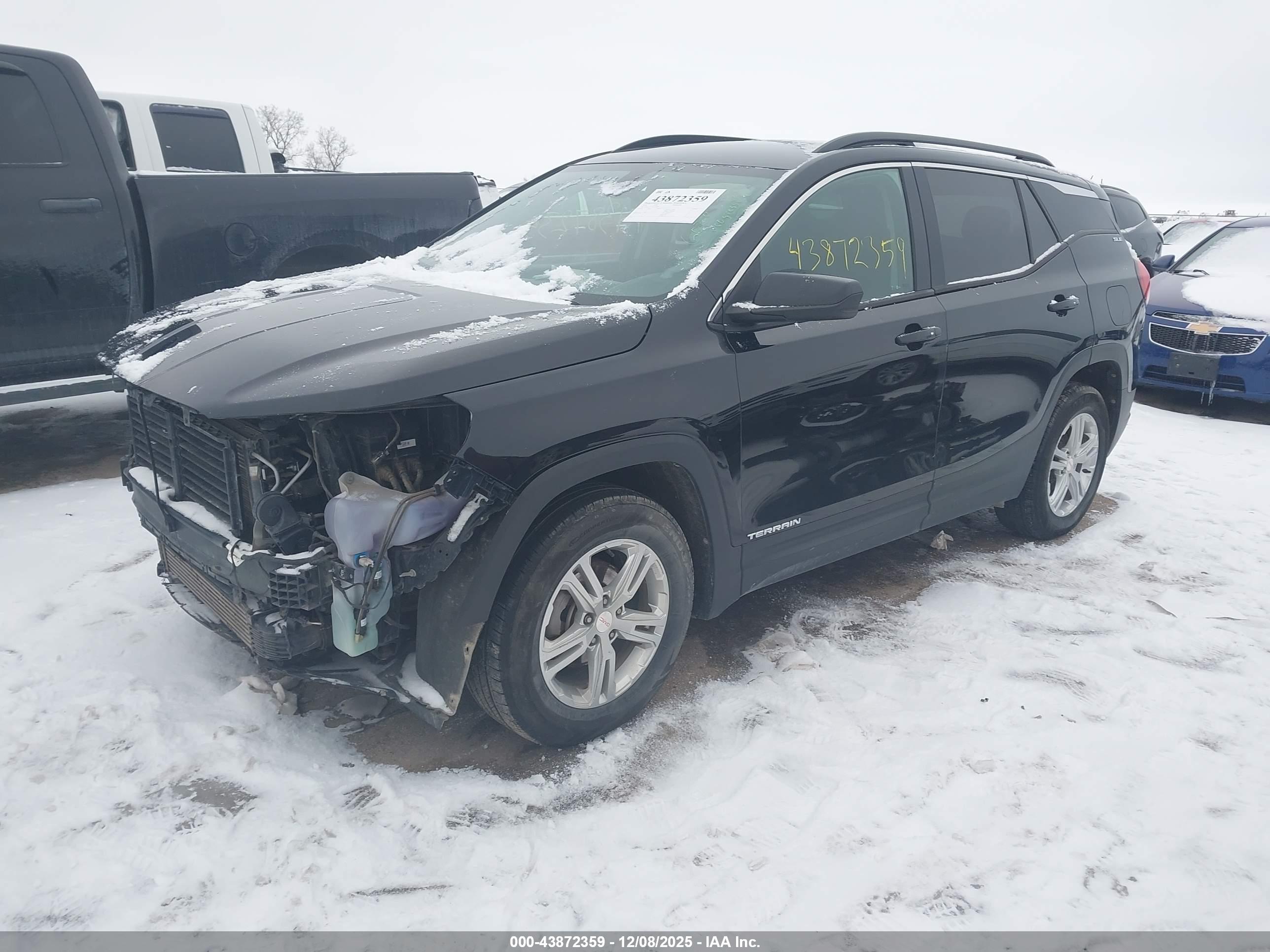 GMC TERRAIN image 2