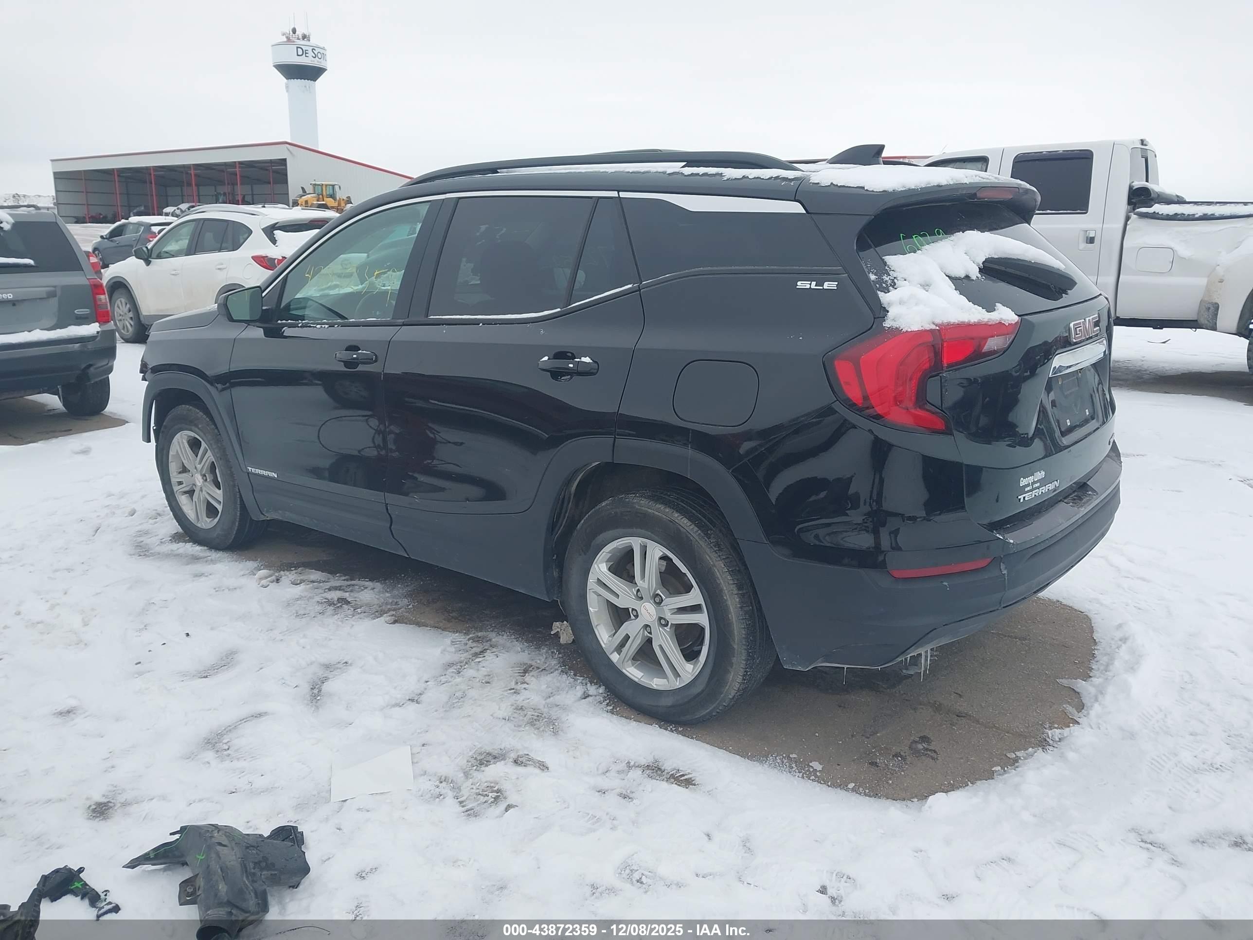 GMC TERRAIN image 3