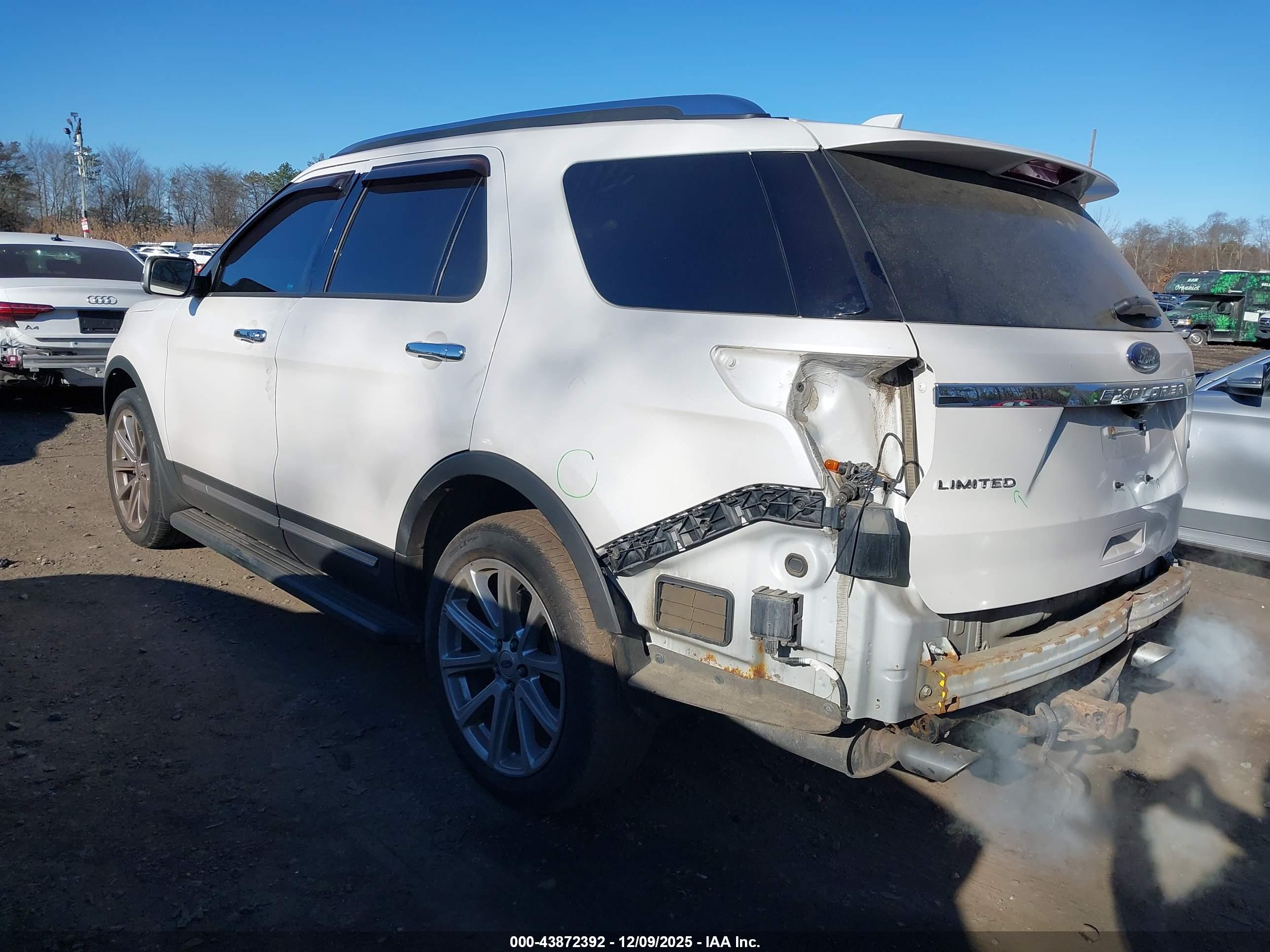 FORD EXPLORER image 6