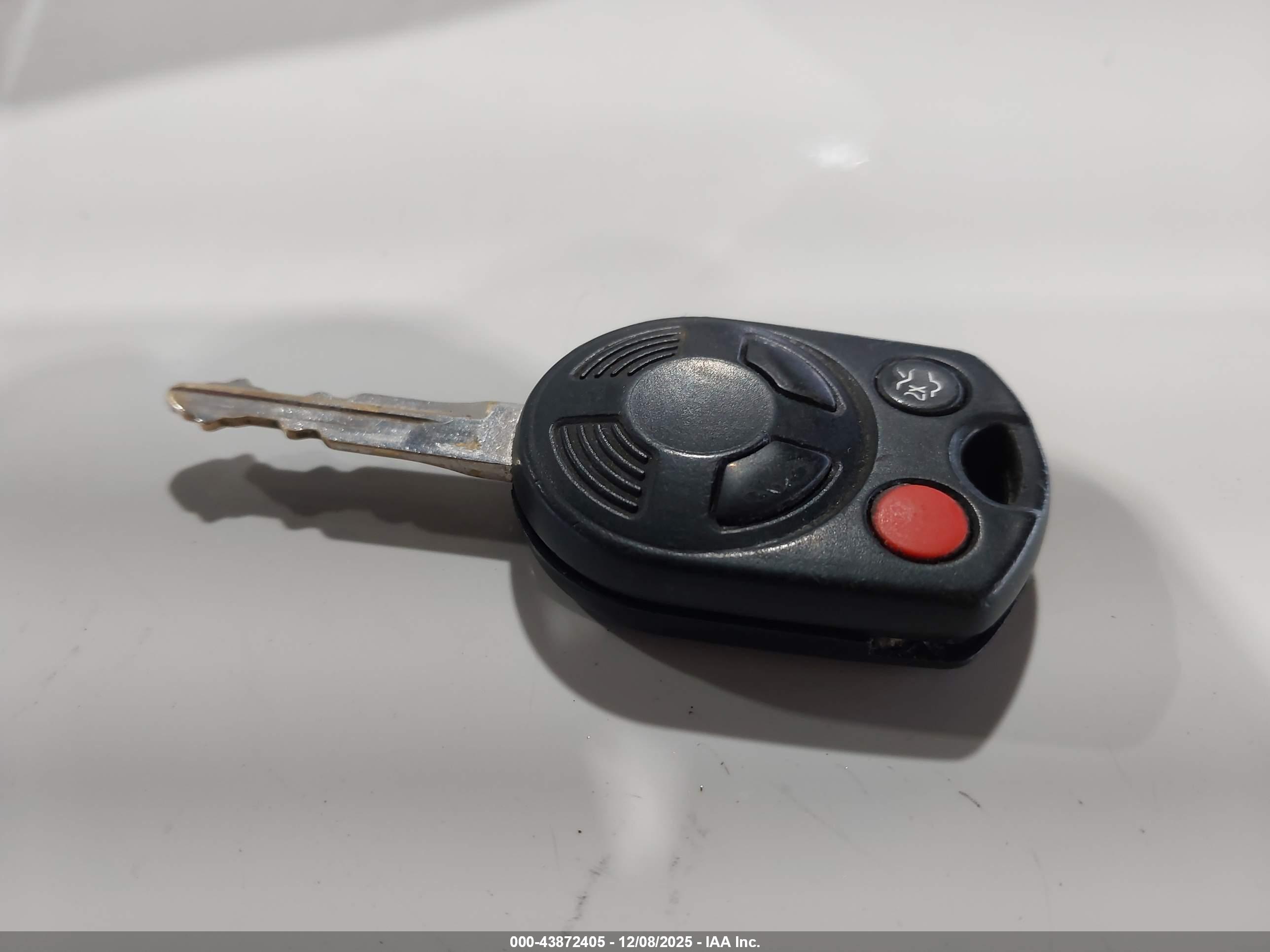 FORD FUSION image 11