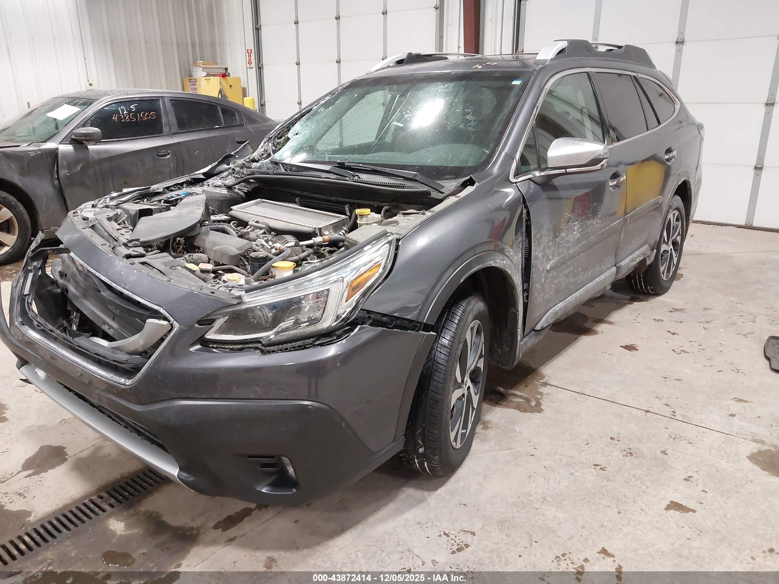 SUBARU OUTBACK image 2