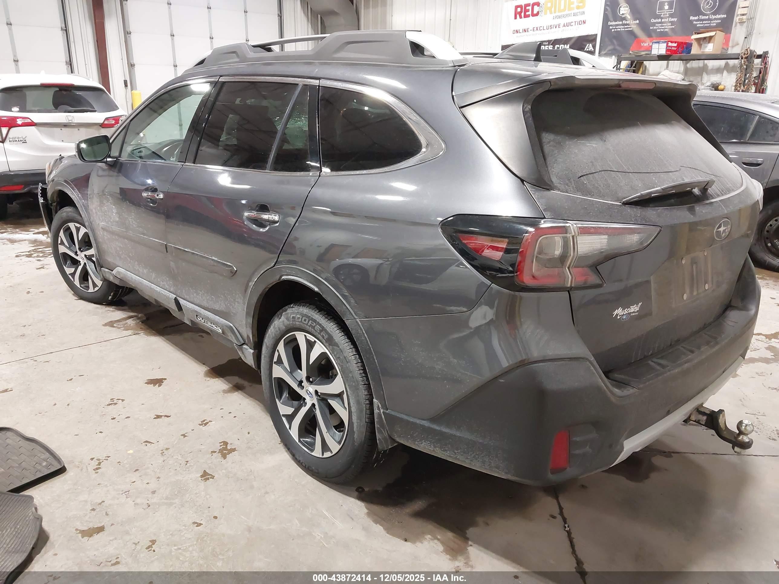 SUBARU OUTBACK image 3
