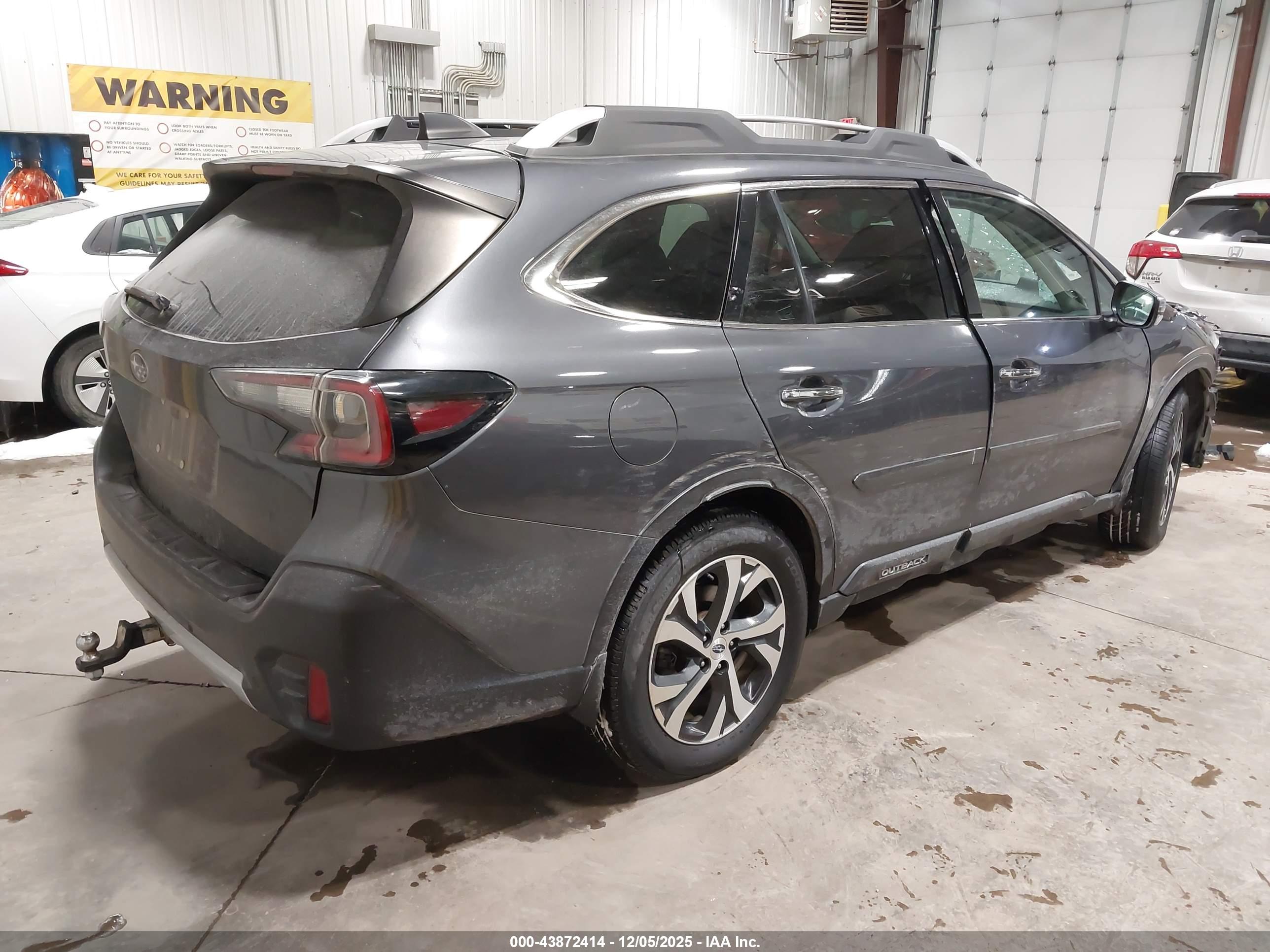 SUBARU OUTBACK image 4