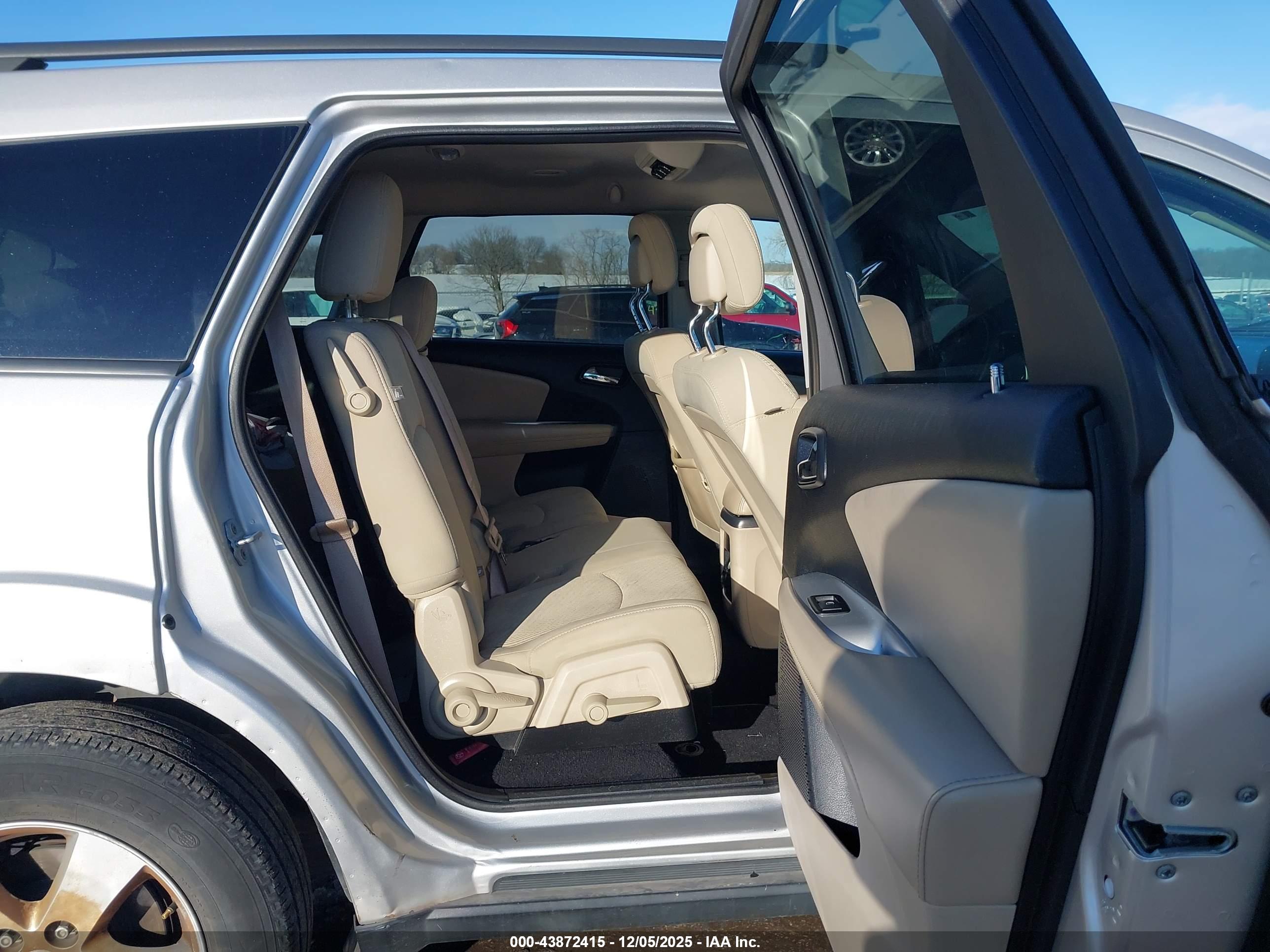 DODGE JOURNEY image 8