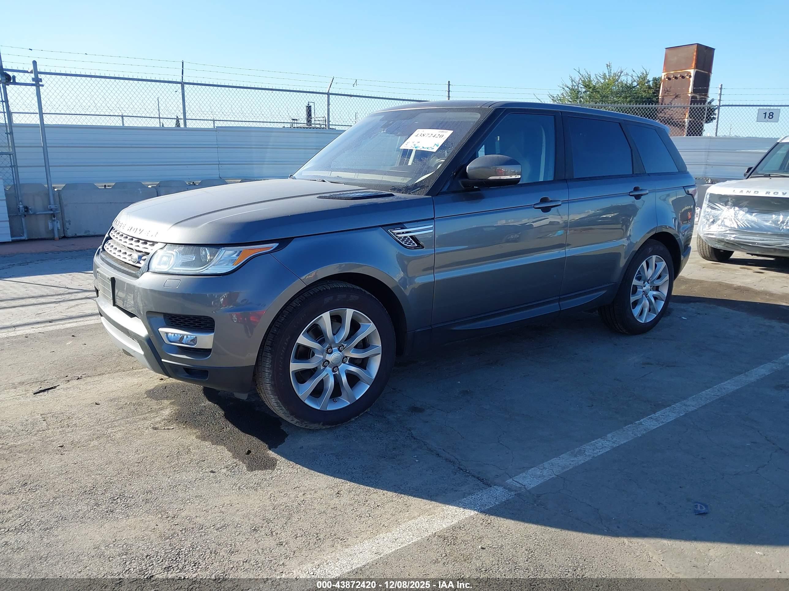LAND ROVER image 2
