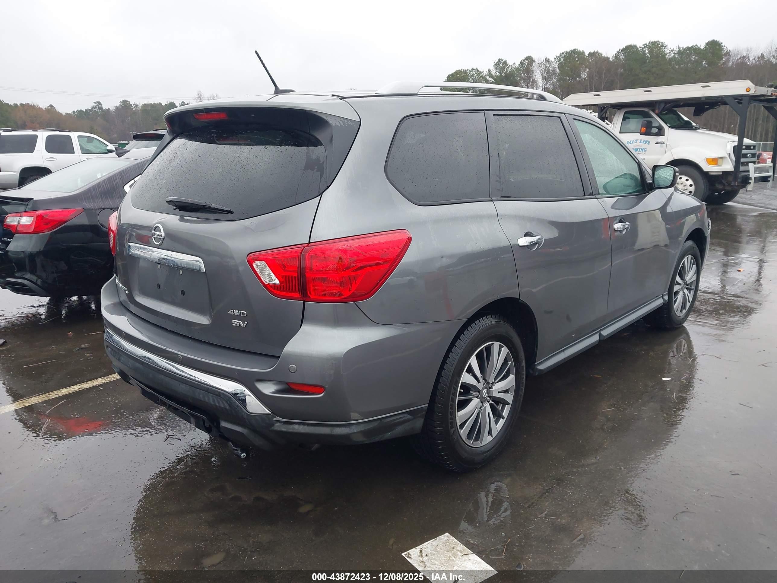 NISSAN PATHFINDER image 4