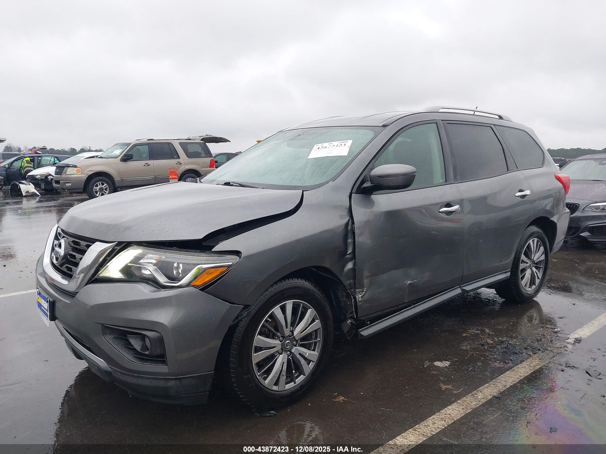 NISSAN PATHFINDER image 6