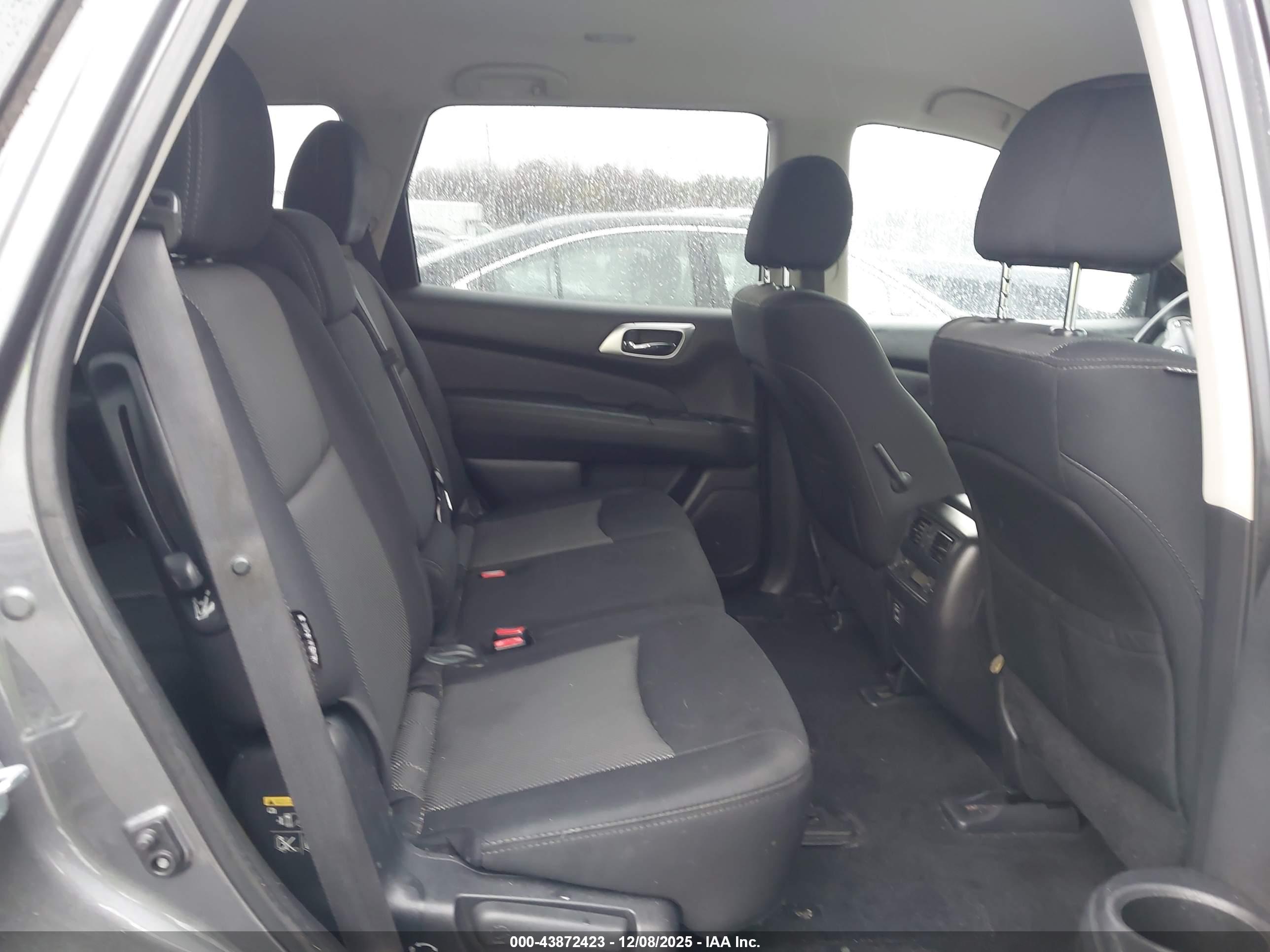 NISSAN PATHFINDER image 8