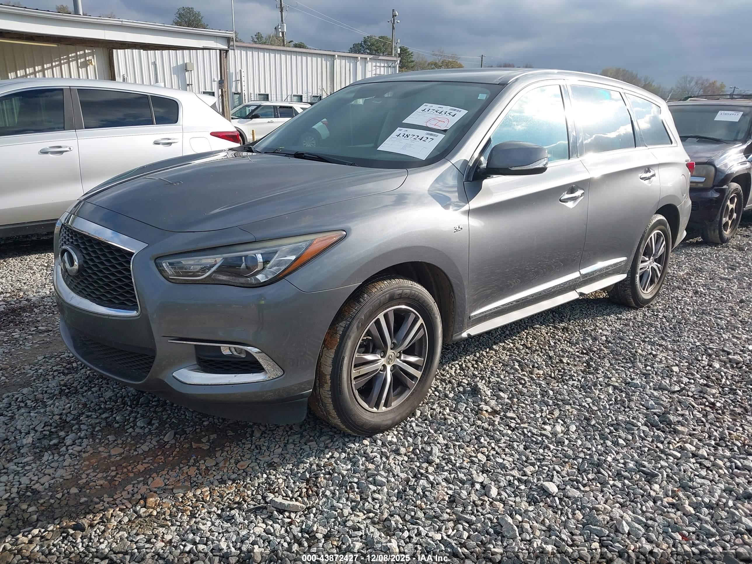 INFINITI QX60 image 2
