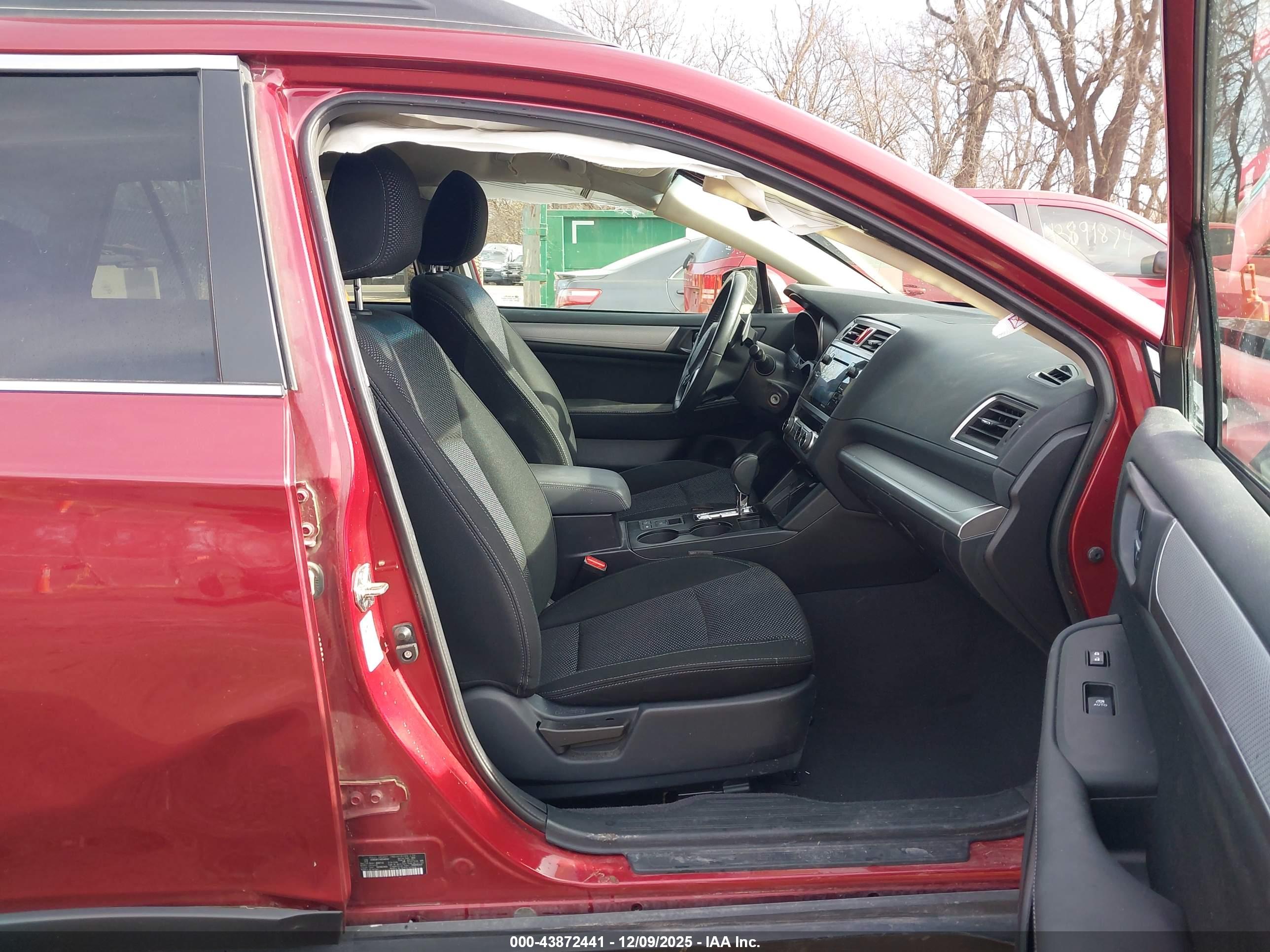 SUBARU OUTBACK image 5