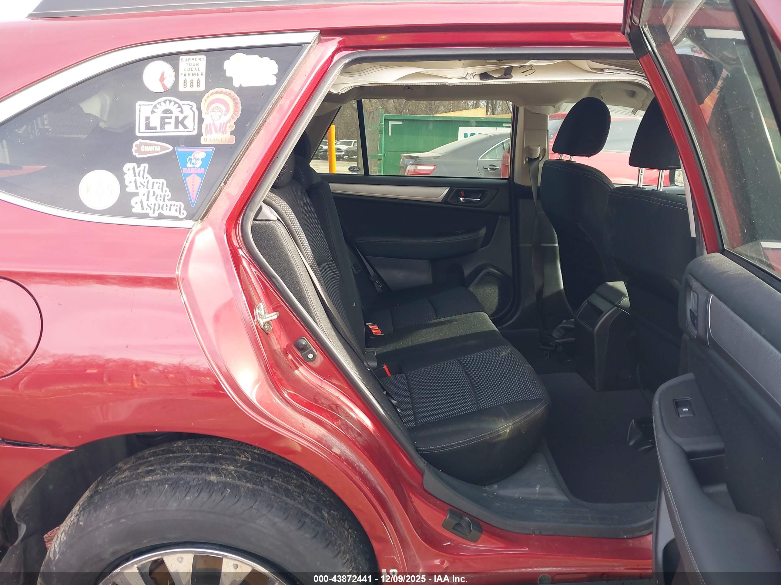 SUBARU OUTBACK image 8