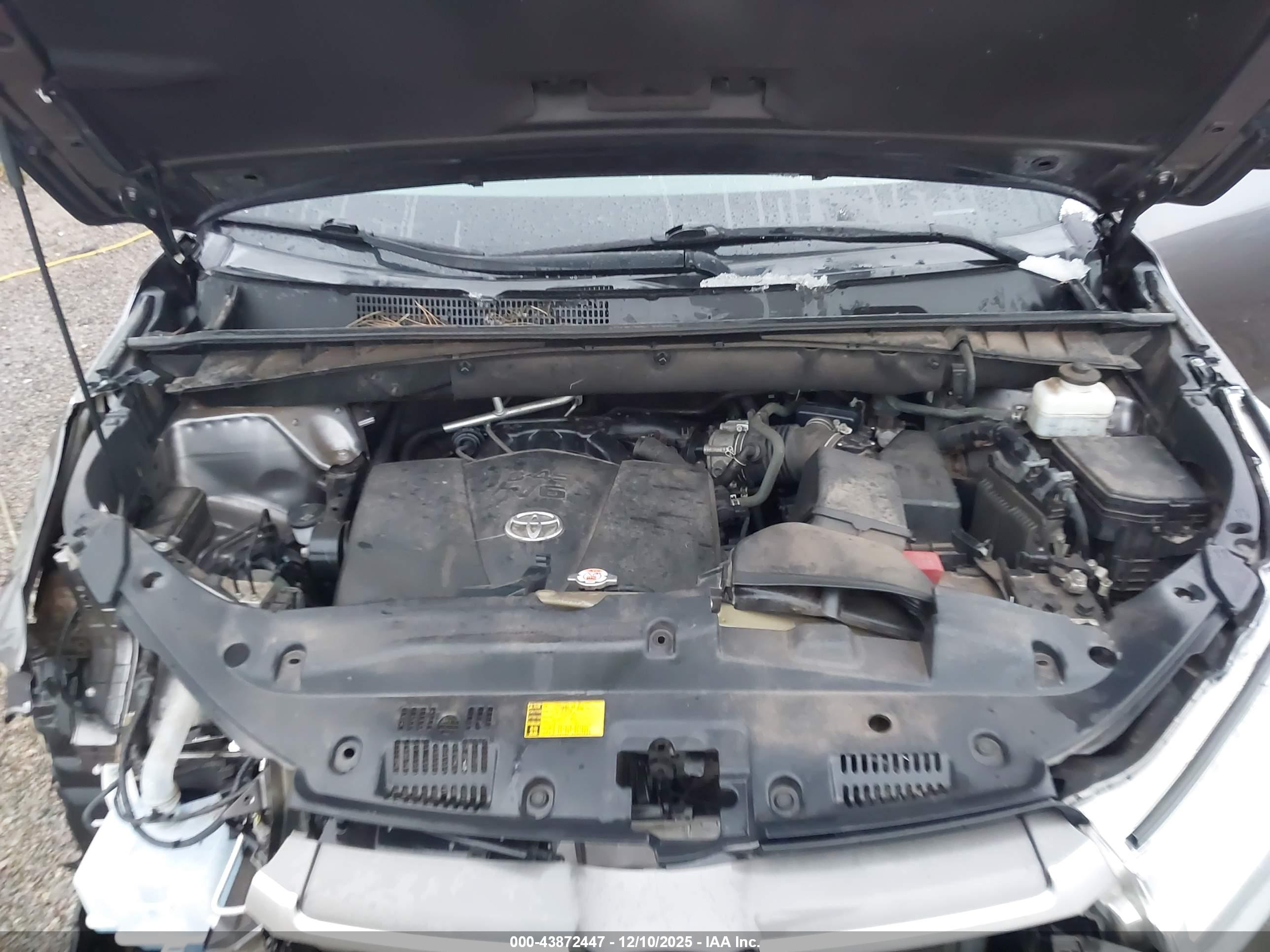 TOYOTA HIGHLANDER image 10
