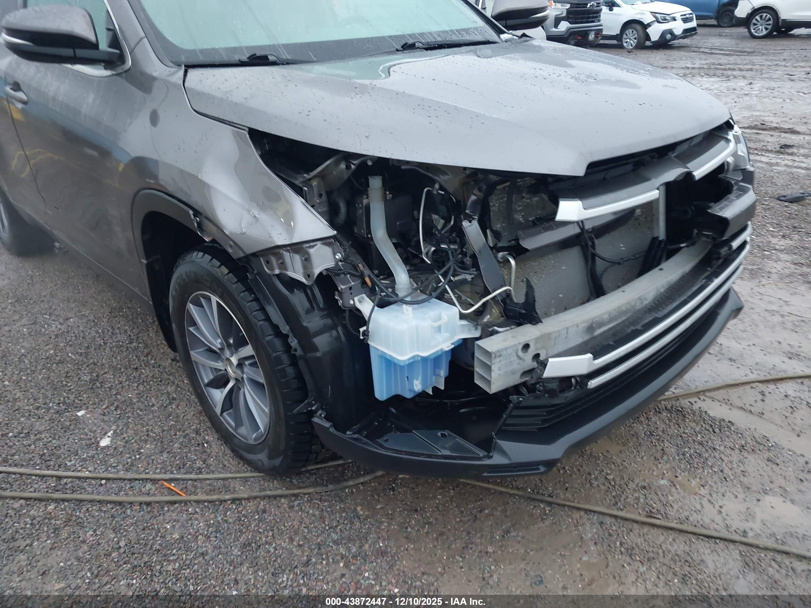 TOYOTA HIGHLANDER image 6