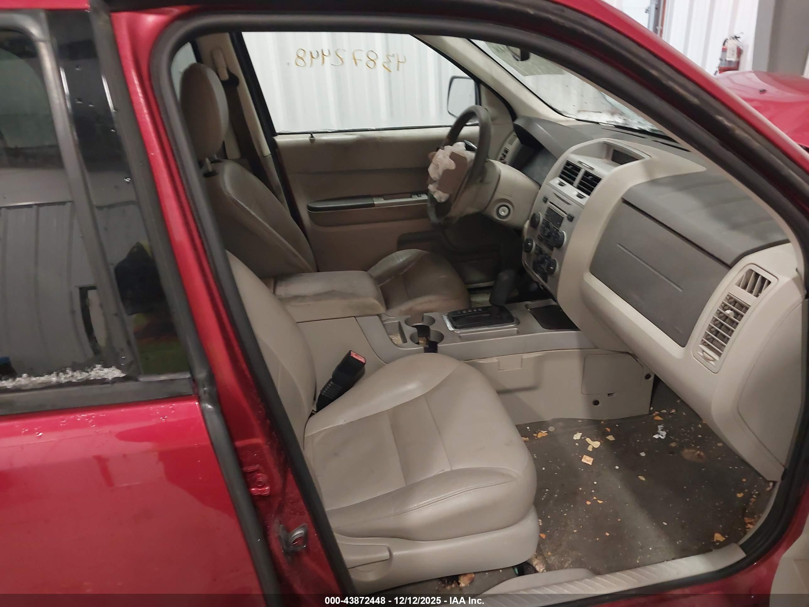 FORD ESCAPE image 5